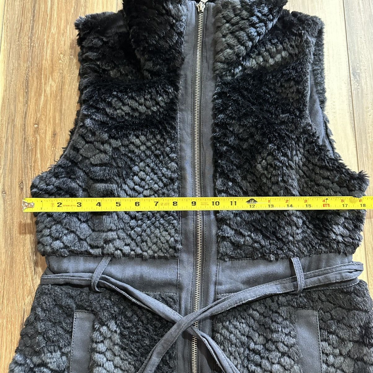 Guess × Vintage Women’s Vintage Guess Faux Fur Vest, Black, Medium Size M / US 6-8 / IT 42-44 - 7 Thumbnail