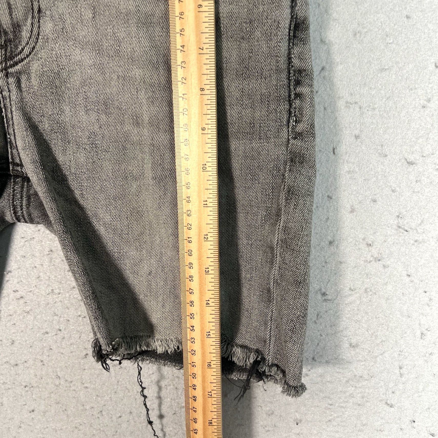 Scotch & Soda VINTAGE Scotch & Soda Bermuda Shorts Mens Adult 30 Gray 6.5 in Inseam Cotton Blend Denim Flat Front Shorts Size US 30 / EU 46 - 4 Thumbnail