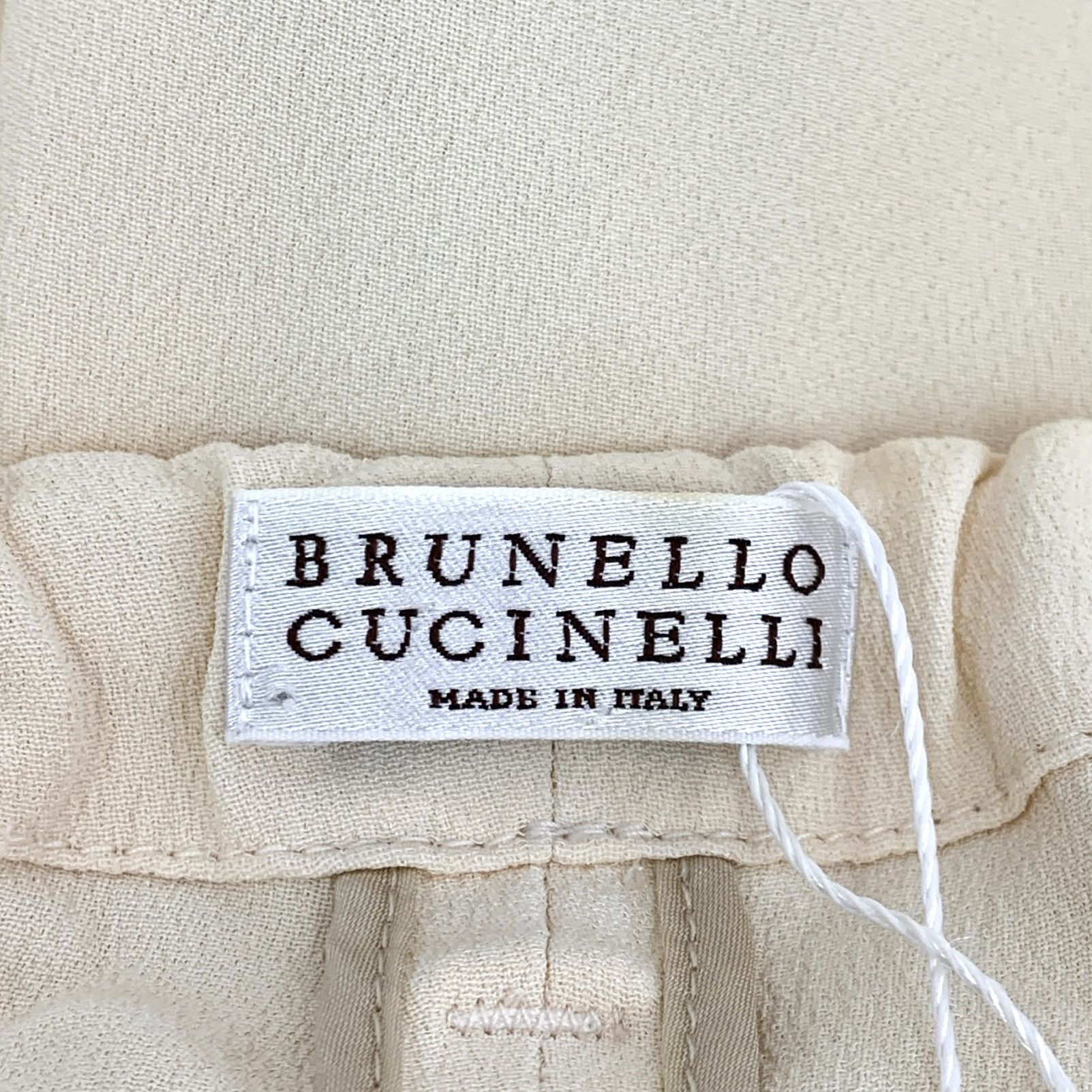 Brunello Cucinelli Brunello Cucinelli Silk Shorts Beige Relaxed Fit (Size S) Size 38" / US 16 / IT 52 - 2 Thumbnail