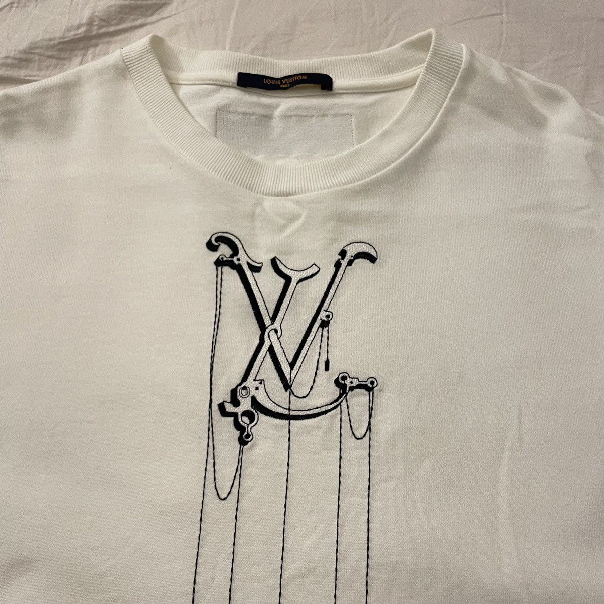Louis Vuitton Logo tee Size US L / EU 52-54 / 3 - 3 Thumbnail