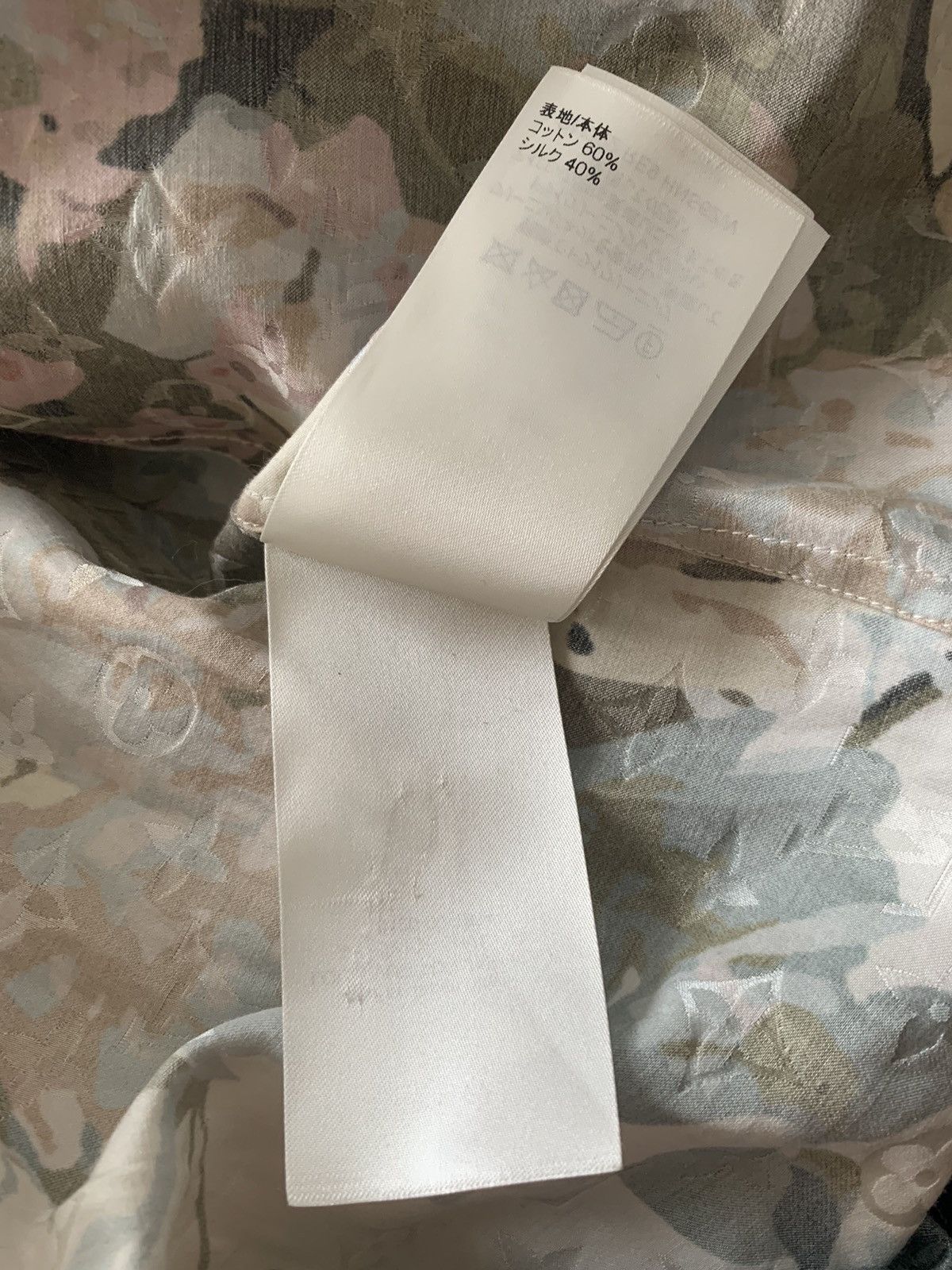 Louis Vuitton × Virgil Abloh Louis Vuitton x Virgil Abloh Silk Floral Button Up Size US S / EU 44-46 / 1 - 9 Thumbnail