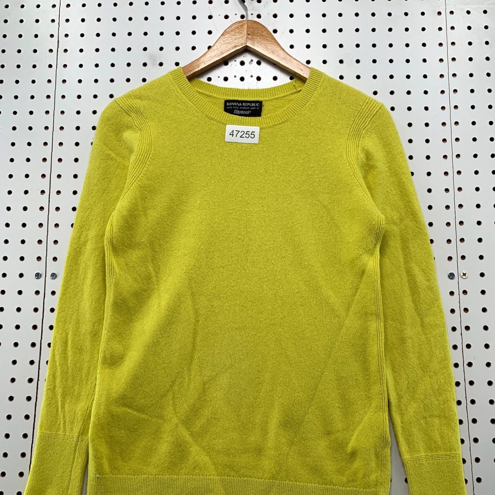 Banana Republic Banana Republic Merino Wool Pullover Sweater Womens Small Yellow Knit Shirt Pullover 90s? None. Size S / US 4 / IT 40 - 5 Thumbnail