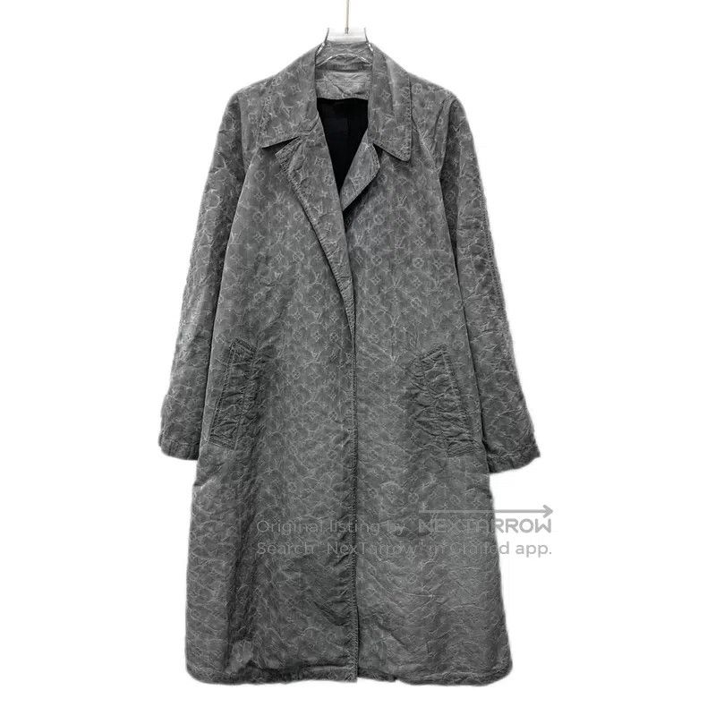 Louis Vuitton Louis Vuitton Grey logo embossed full print alpaca lapel l Size XS / US 0-2 / IT 36-38 - 1 Thumbnail