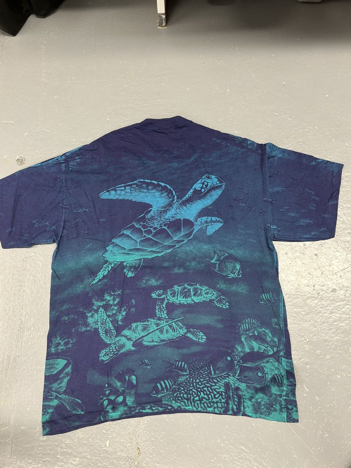 Vintage Crazy Vintage 90s Essential Purple AOP Turtle Graphic Shirt Size US L / EU 52-54 / 3 - 2 Thumbnail