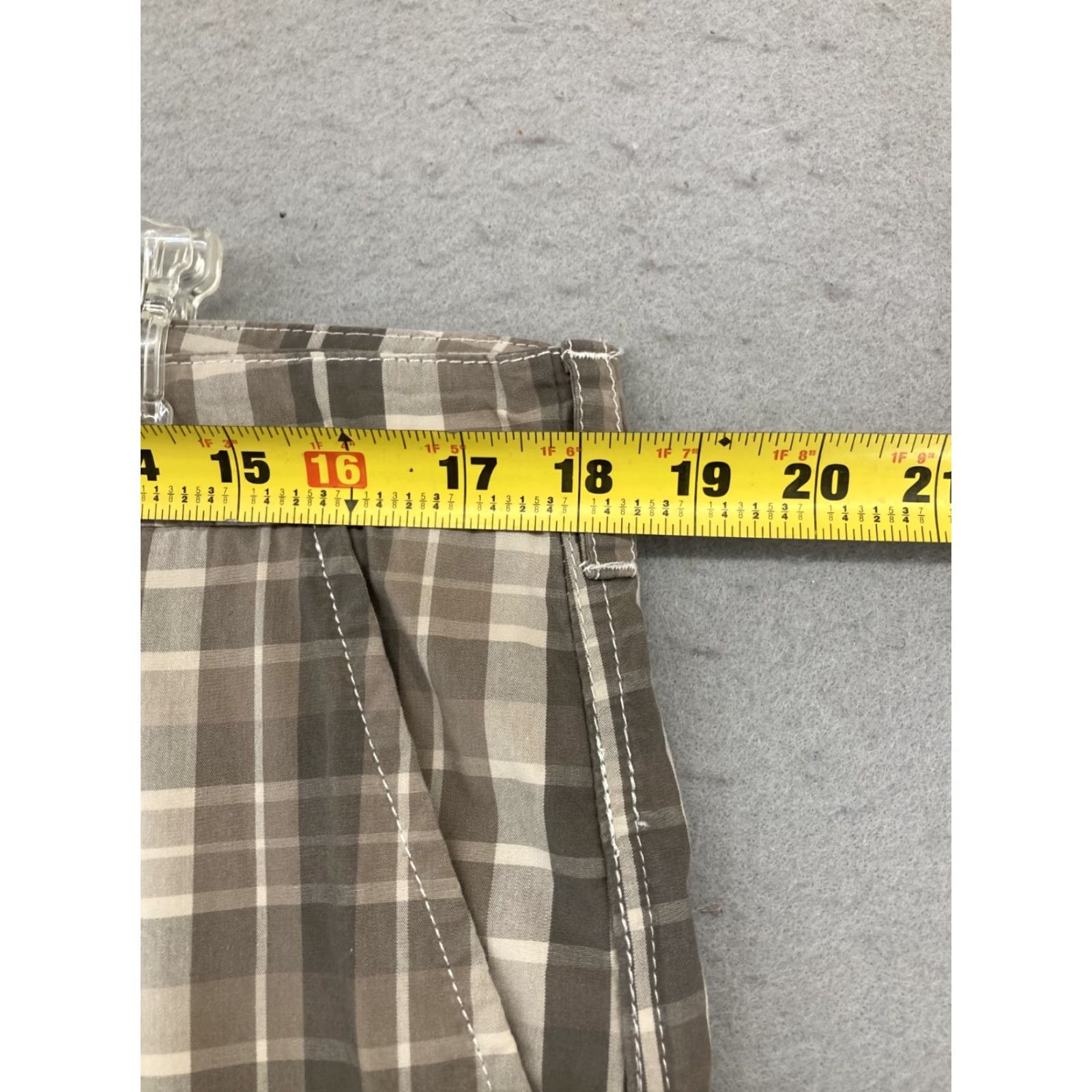 Nike Nike Cargo Shorts Mens 36 Brown Plaid Casual Workwear Travel 90s Theme Mens Size US 36 / EU 52 - 3 Thumbnail