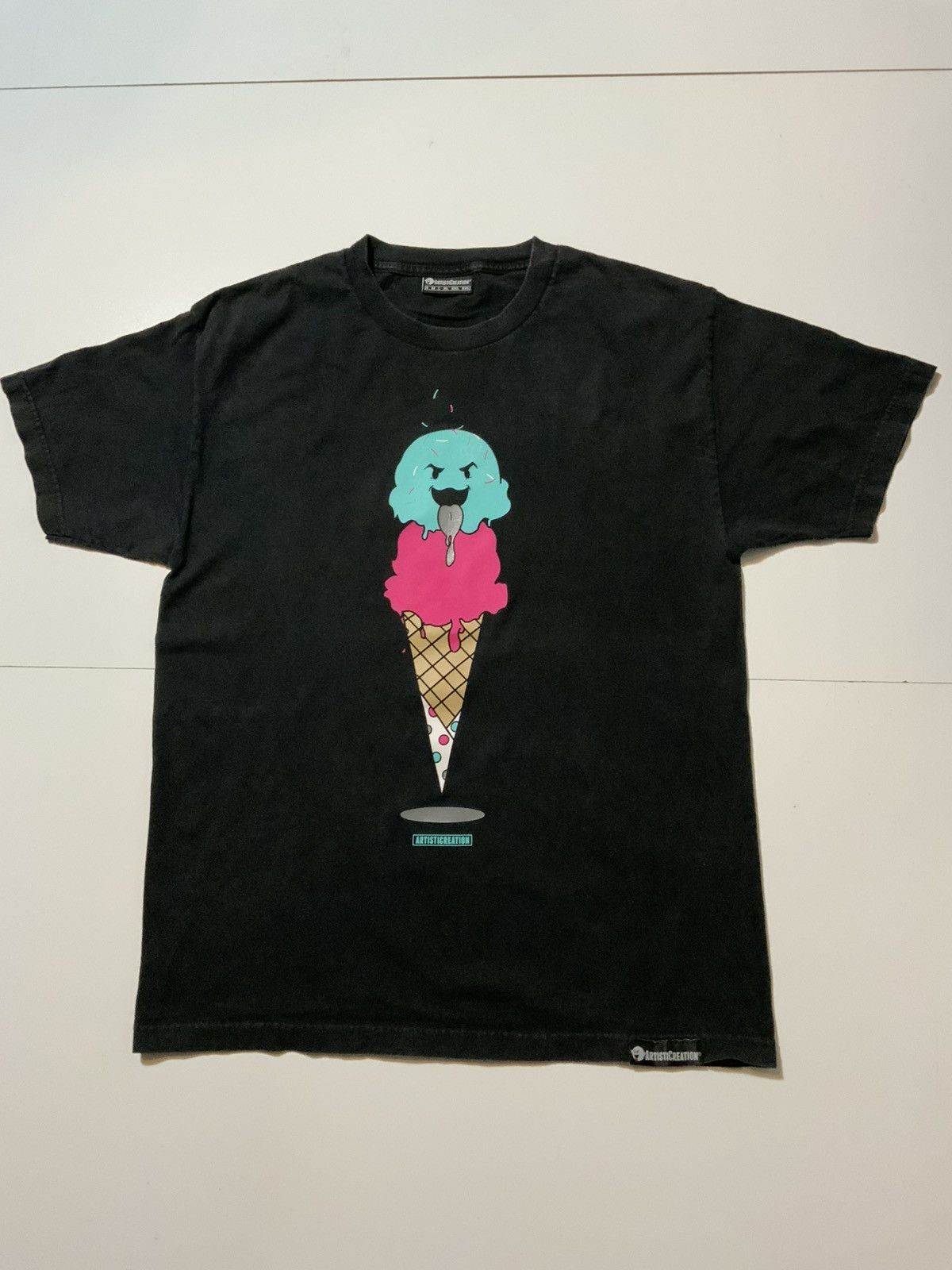 Other ArtistiCreation Ghost Ice Cream Skateboarding Graphic TShirt Size US L / EU 52-54 / 3 - 1 Thumbnail