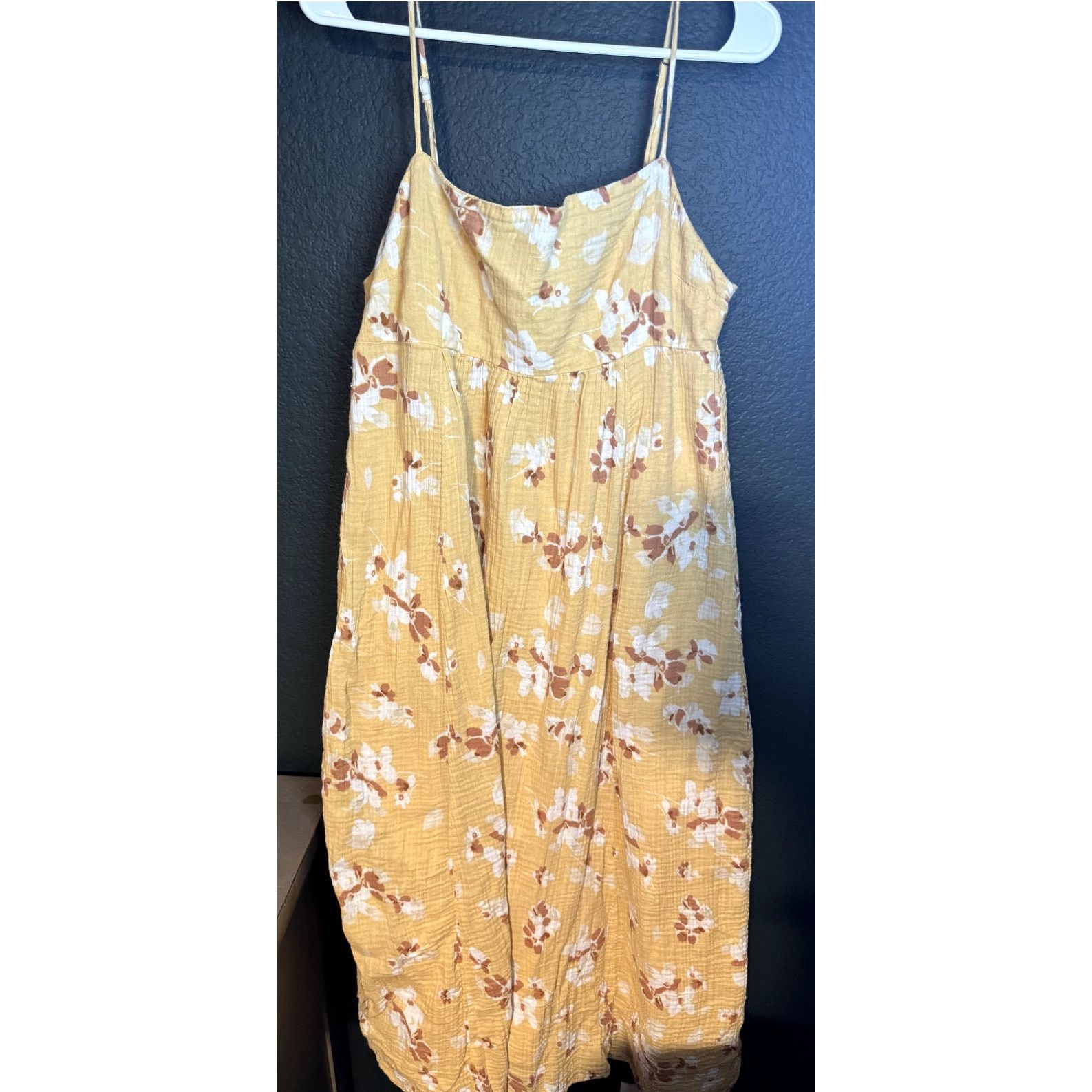 Abercrombie & Fitch Abercrombie & Fitch Women's Yellow and White Dress L |  Grailed