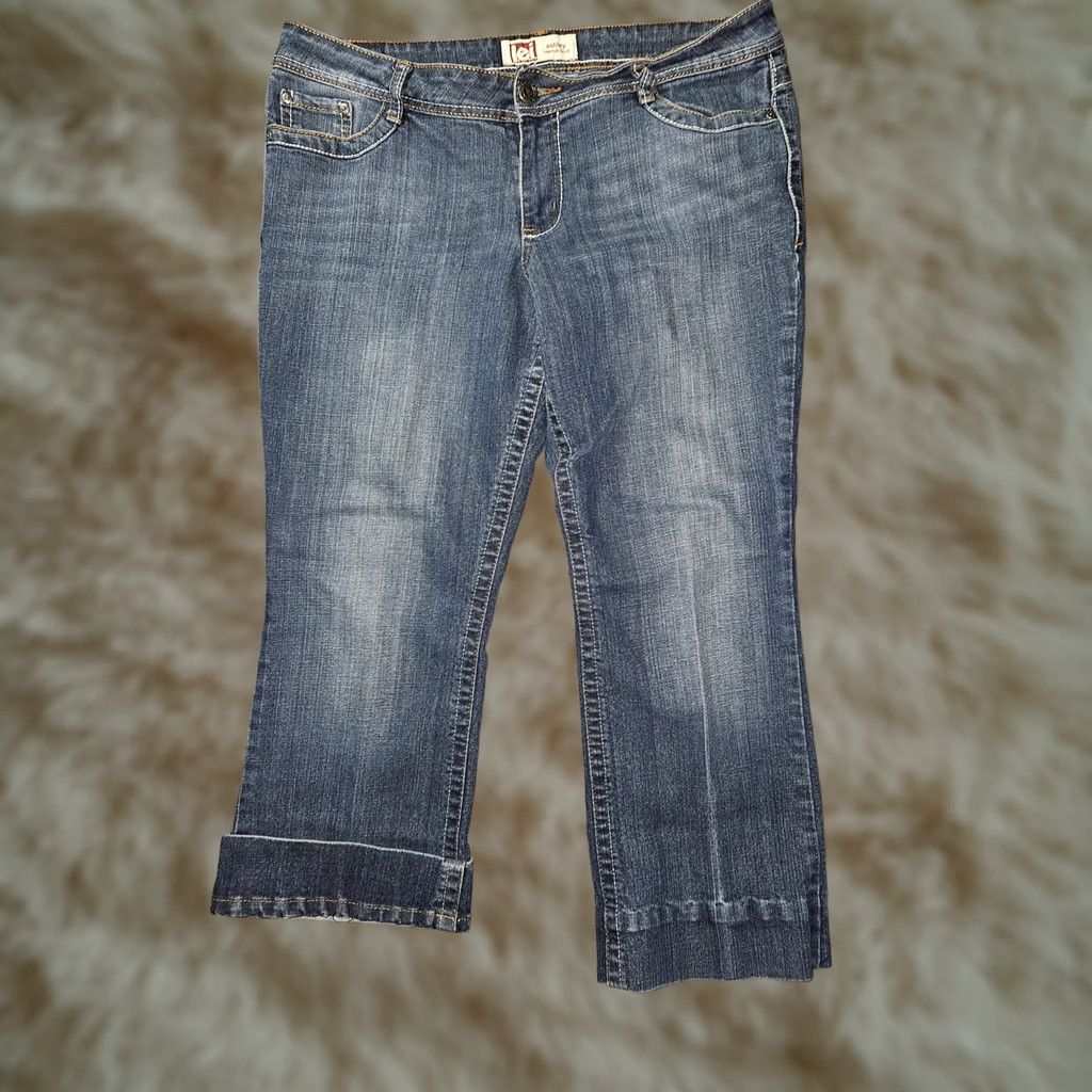 L.E.I. l.e.i. Ashley Jeans Womens 15 Short Blue Low Rise Bootcut Embroidered Pockets Jeans Size 36" / US 14 / IT 50 - 1 Thumbnail