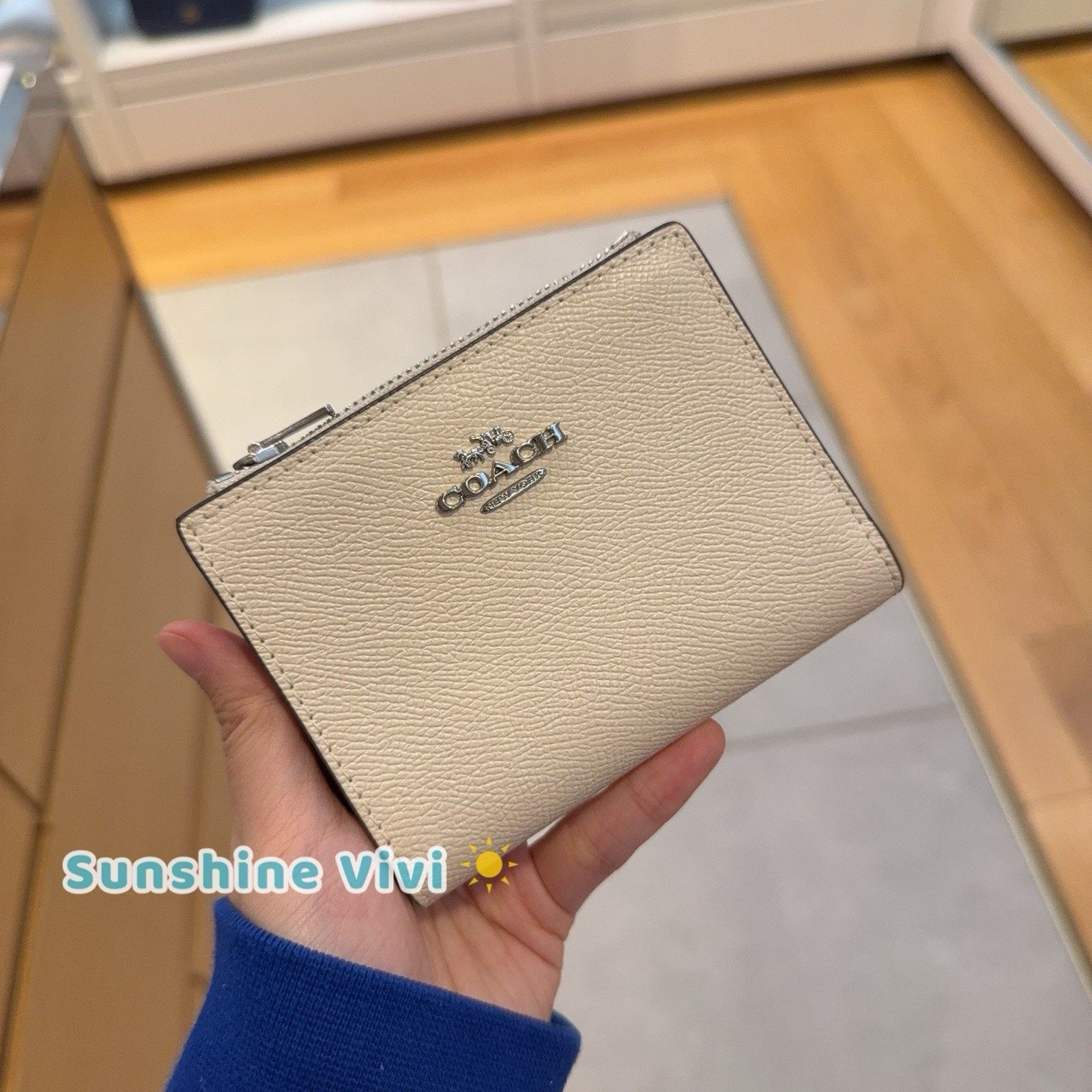 Coach NWT Coach CR983 Chalk Cross Grain Leather Bifold Wallet Size ONE SIZE - 1 Thumbnail