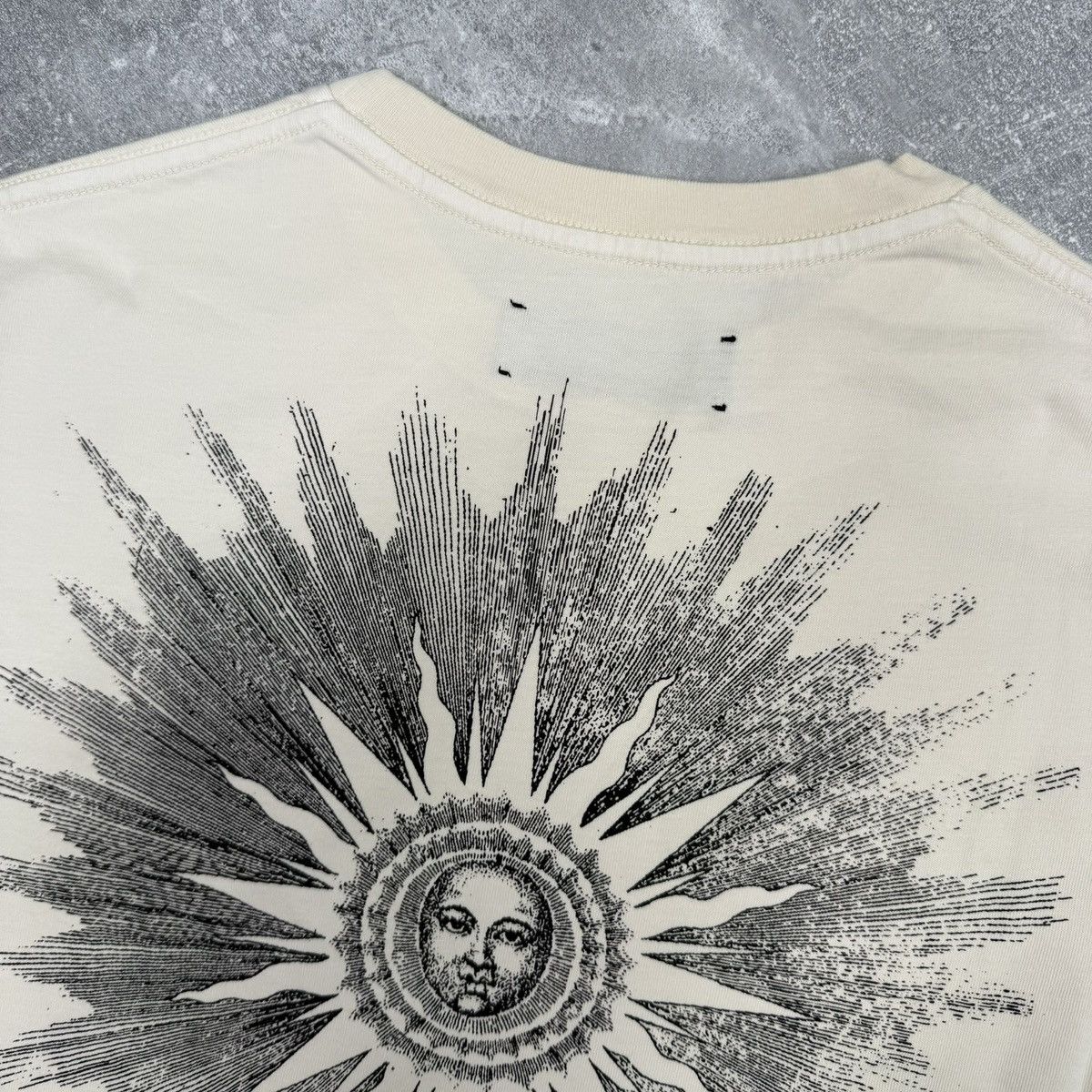 Amiri Amiri Sun Cropped Tee Alabaster. size S. bnwt. rrp £390 Size S / US 4 / IT 40 - 4 Thumbnail