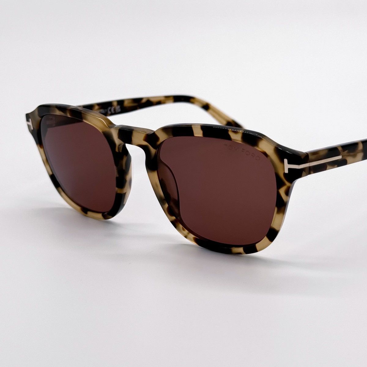 Tom Ford NEW TOM FORD AVERY TF931 56S WOMEN SUNGLASSES FT0931/S BROWN Size ONE SIZE - 5 Thumbnail