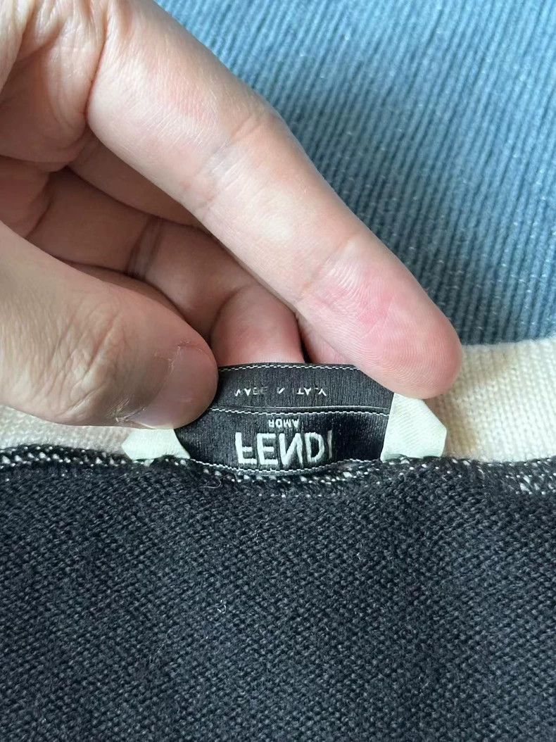 Fendi Fendi size 38 Letter sweater Size US XXS / EU 40 - 4 Thumbnail