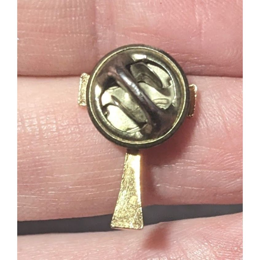Other Minimalist Religious Gold Tone Cross Lapel Pin Size ONE SIZE - 4 Thumbnail