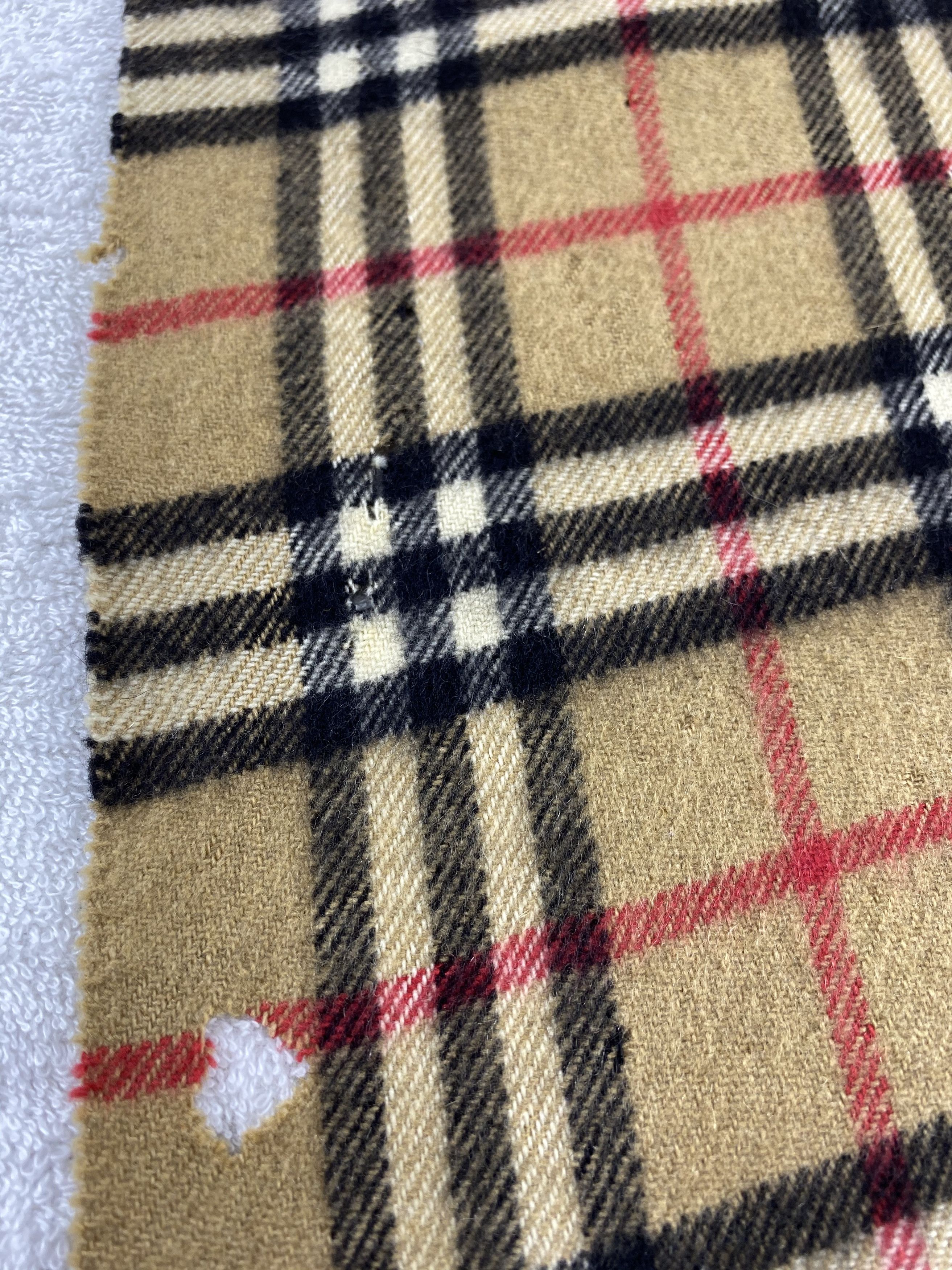 Burberry Vintage Burberry Scarf/Muffler/Neckwear MF710 Size ONE SIZE - 4 Thumbnail