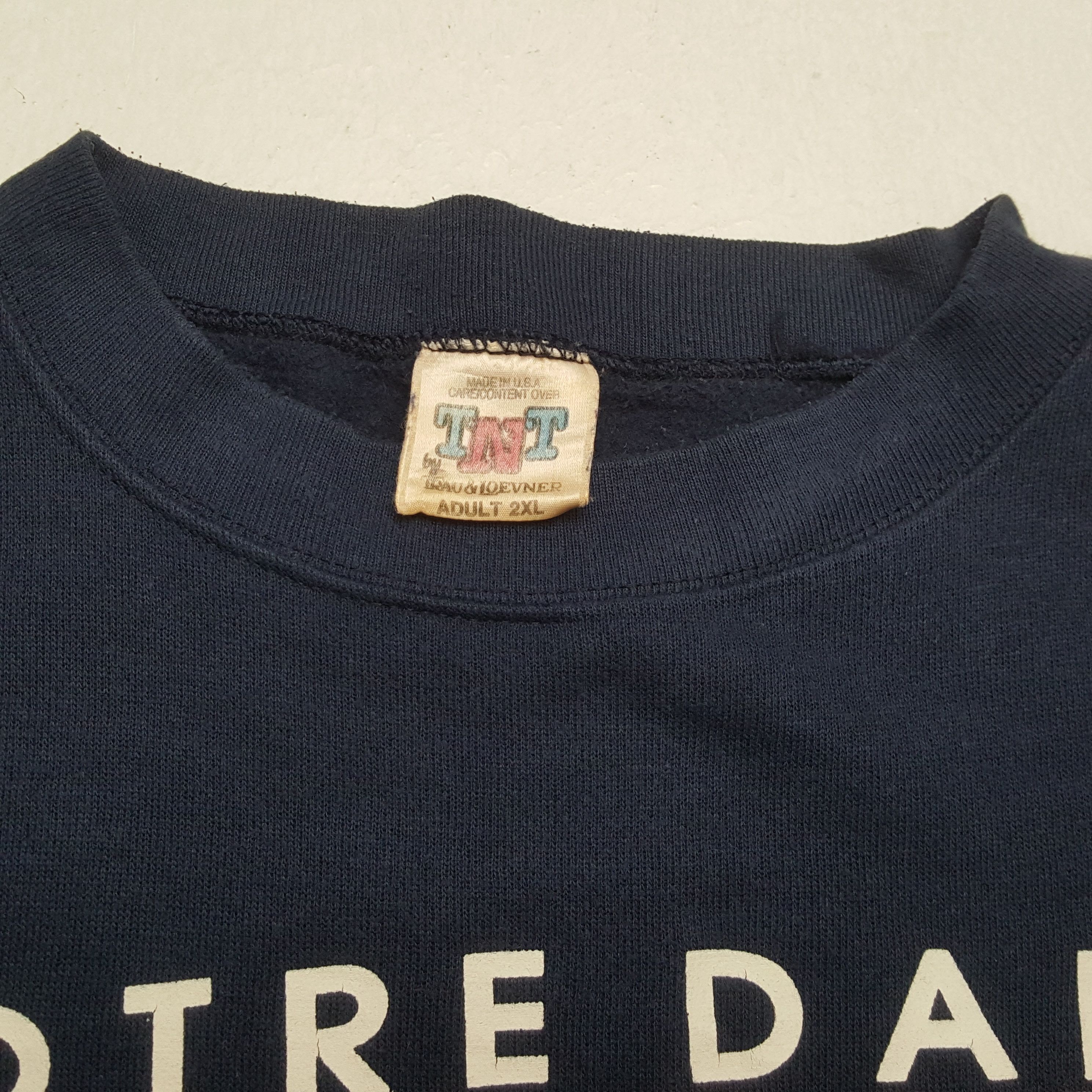 NFL × Vintage NOTRE DAME IRISH NFL Football Team Vintage Sweatshirt Size US XXL / EU 58 / 5 - 8 Thumbnail