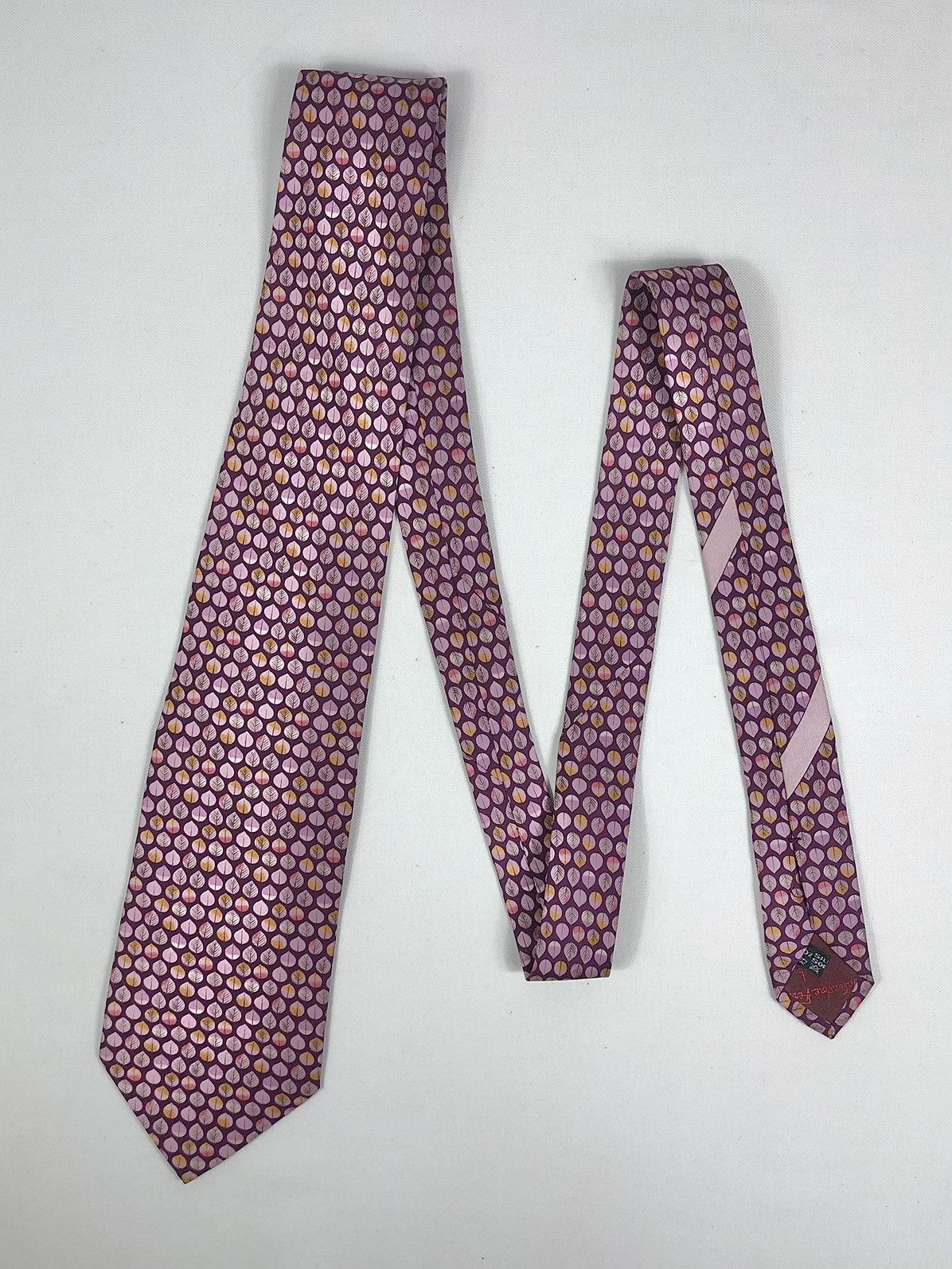Salvatore Ferragamo Rare Salvatore Ferragamo Silk Tie Made in Italy Size ONE SIZE - 2 Thumbnail