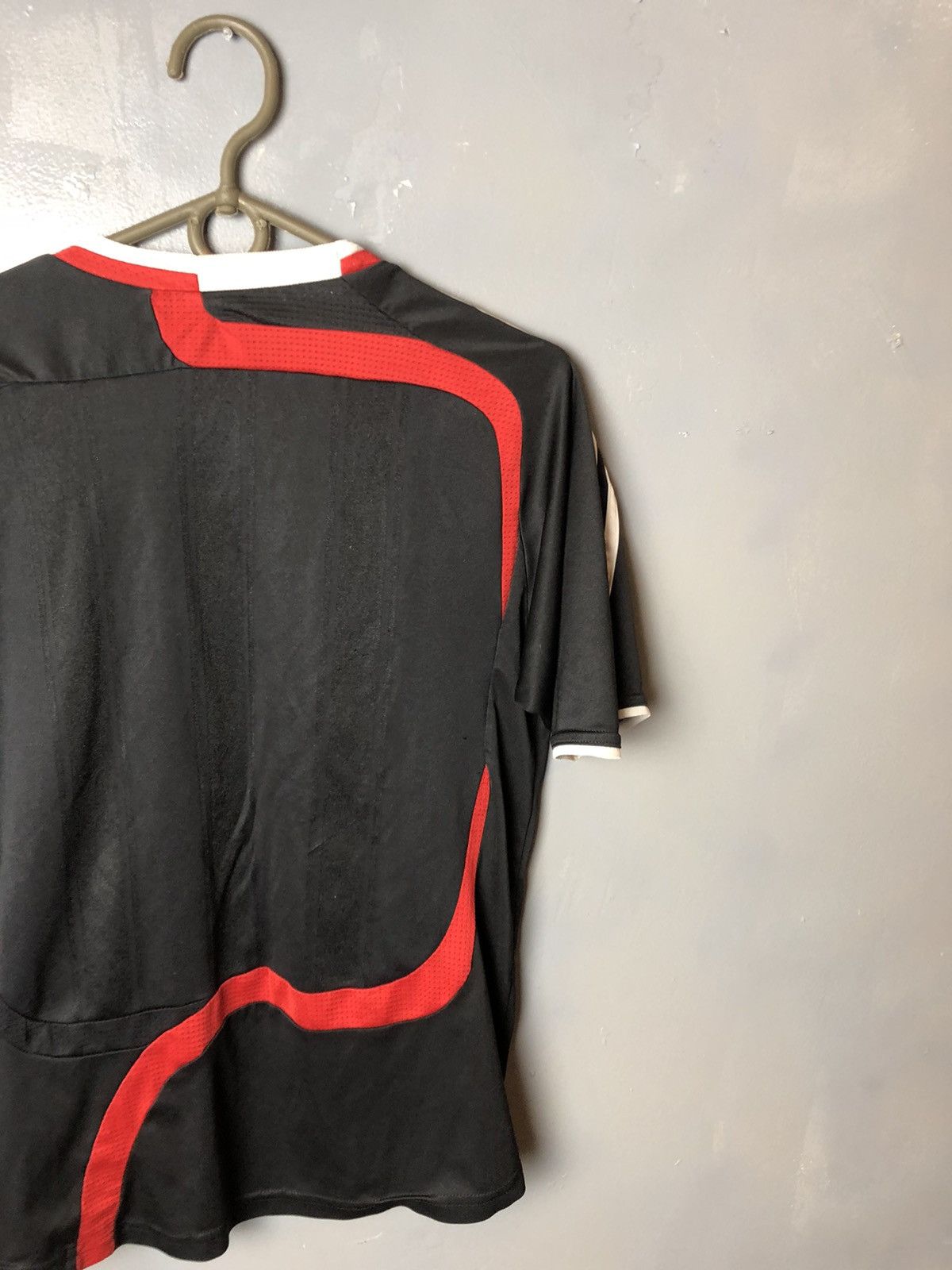 Vintage Vintage soccer jersey Liverpool adidas size xxs Size US XXS / EU 40 - 10 Thumbnail