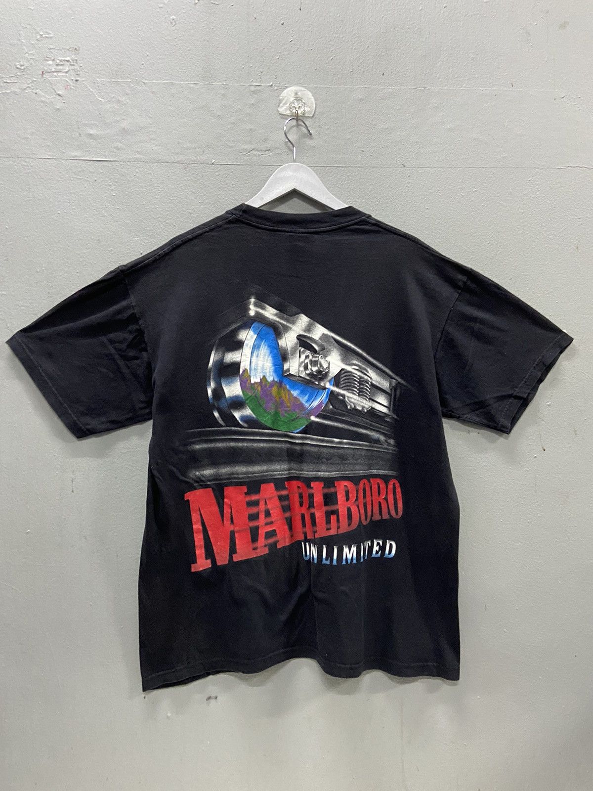 Marlboro Unlimited VINTAGE MARLBORO 90’s UNLIMITED TRAIN POCKET TEE SHIRT Size US XL / EU 56 / 4 - 1 Thumbnail