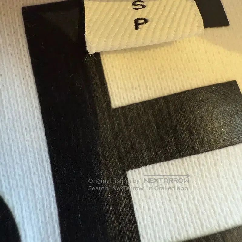 Burberry Burberry Women's White Cotton Sweatshirt. Size S / US 4 / IT 40 - 5 Thumbnail