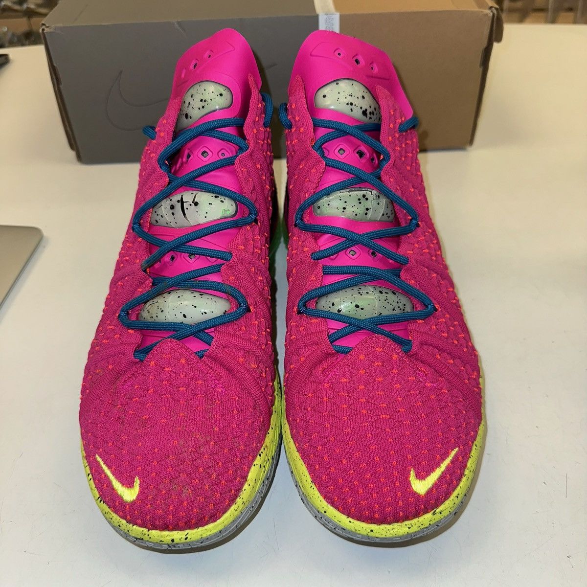 Nike Size 11.5 - Nike LeBron 18 Los Angeles By Night Size US 11.5 / EU 44-45 - 4 Thumbnail