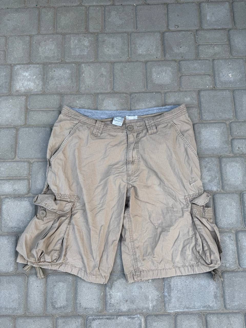 Nike Vintage Nike Swoosh Streetwear Cargo Shorts Size US 34 / EU 50 - 1 Thumbnail