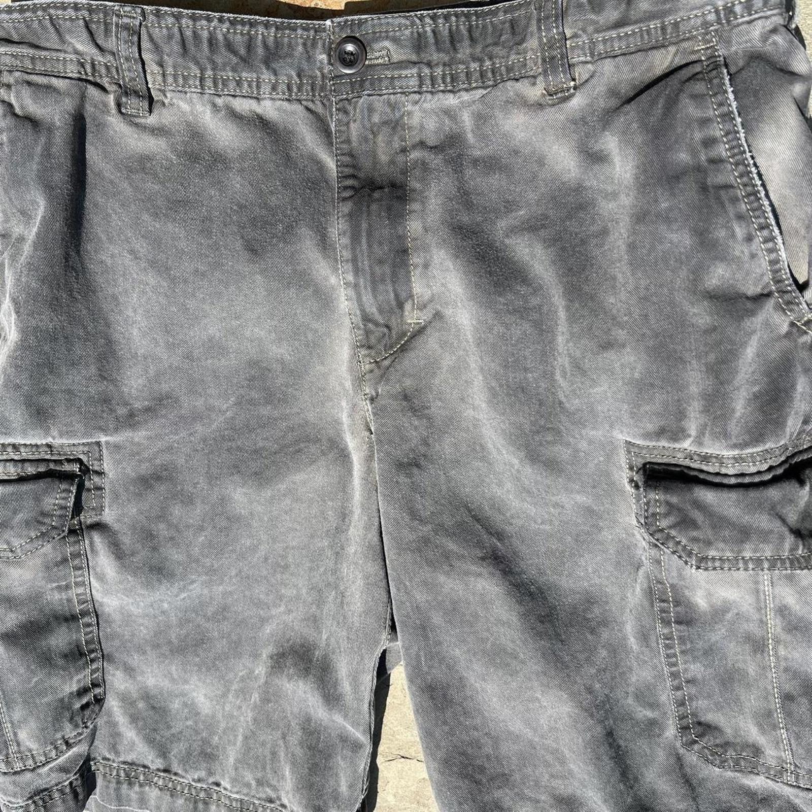 Izod Y2K Reworked Distressed Cargo Shorts Size US 34 / EU 50 - 2 Thumbnail