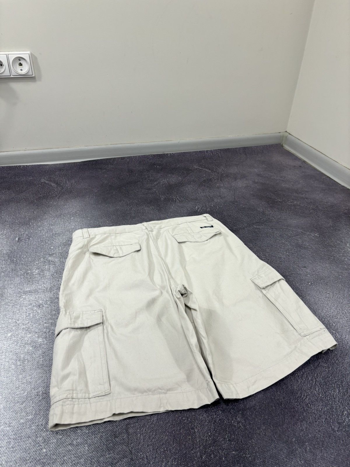 Chaps Ralph Lauren Vintage Chaps Ralph Lauren Y2K Beige Hype Cargo Shorts Size US 32 / EU 48 - 13 Thumbnail