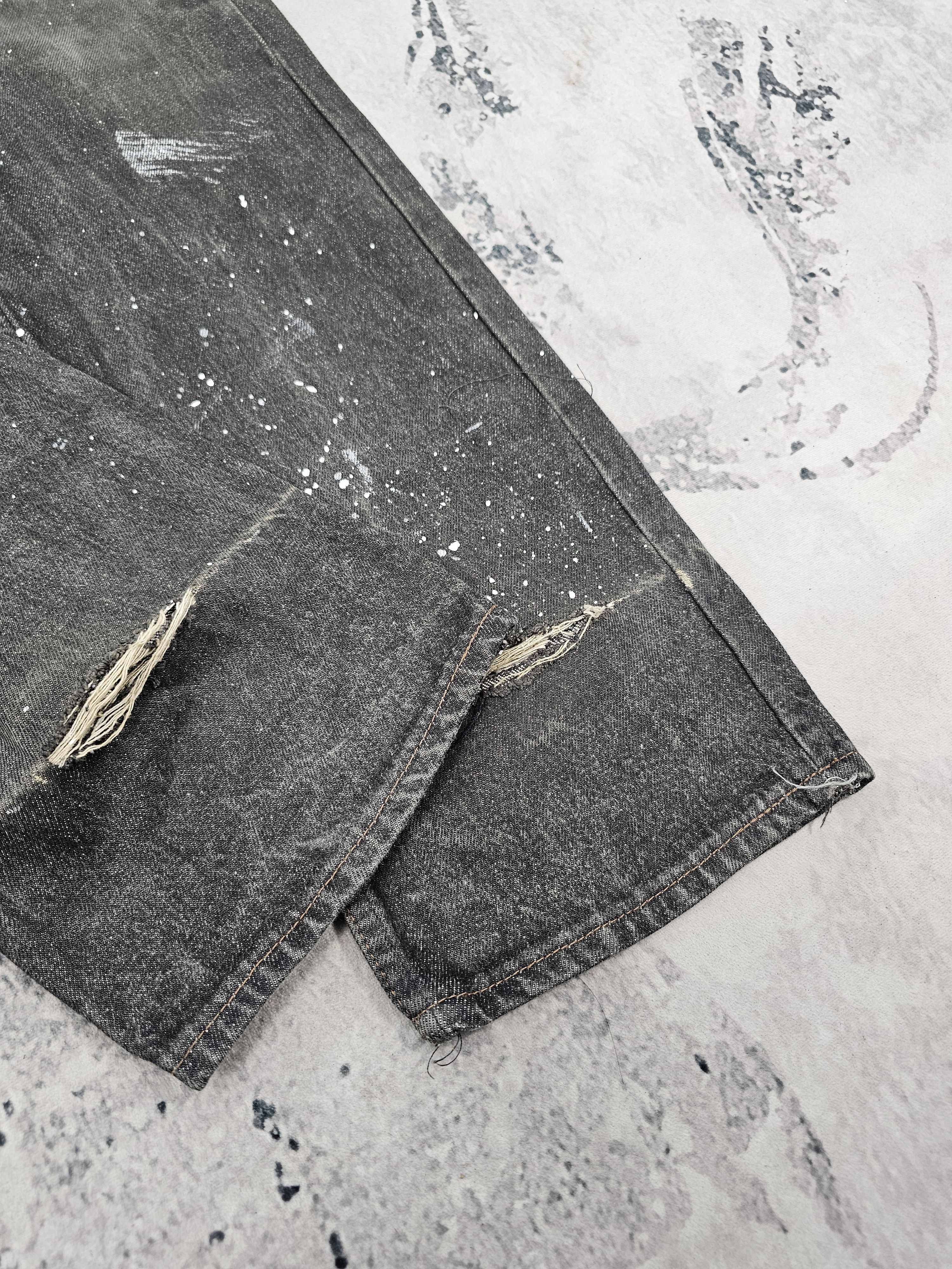 Levi's Vintage LEVIS 501 Ripped Paint Splash Black Jeans L0451 Size US 33 - 6 Thumbnail