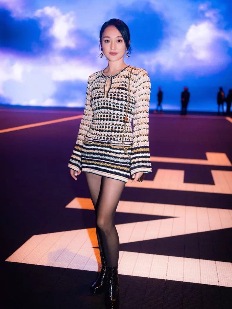 Chanel Chanel Gold-plated fine-flashed bow button dress Size XS / US 0-2 / IT 36-38 - 9 Thumbnail
