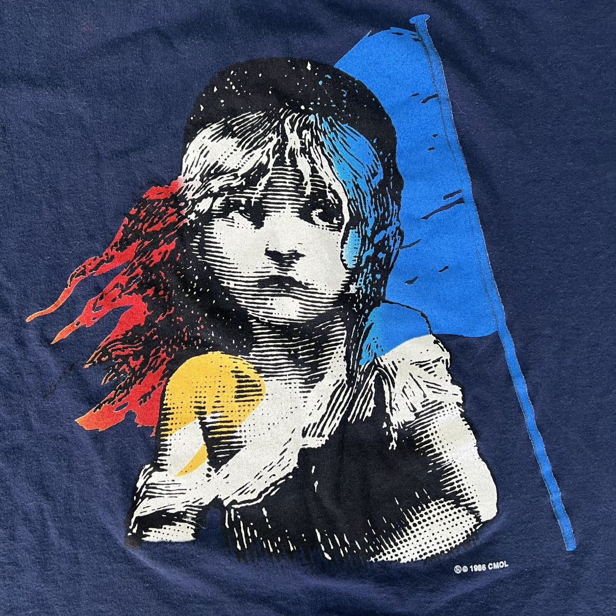 Hypebeast × Vintage Vintage 1986 Les Misérables Single-Stitched Graphic T-Shirt Size US L / EU 52-54 / 3 - 4 Thumbnail