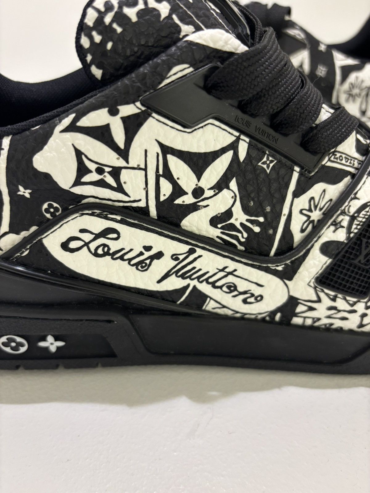 Louis Vuitton Louis Vuitton Black Comic Motif Trainers Size US 10 / EU 43 - 7 Thumbnail