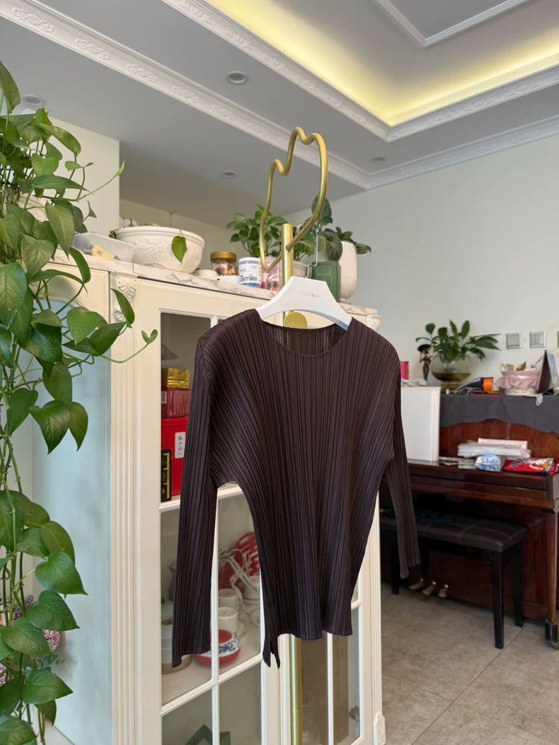 Issey Miyake Issey Miyake size:3 Coffee-colored pleated long sleeves Size XS / US 0-2 / IT 36-38 - 2 Thumbnail