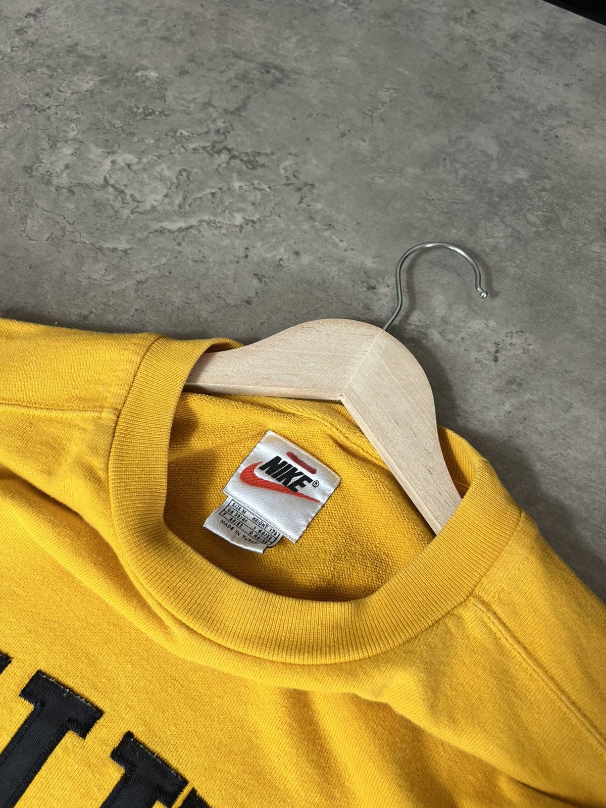 Nike Men’s Vintage Y2K Nike Sweatshirt Size US M / EU 48-50 / 2 - 8 Thumbnail