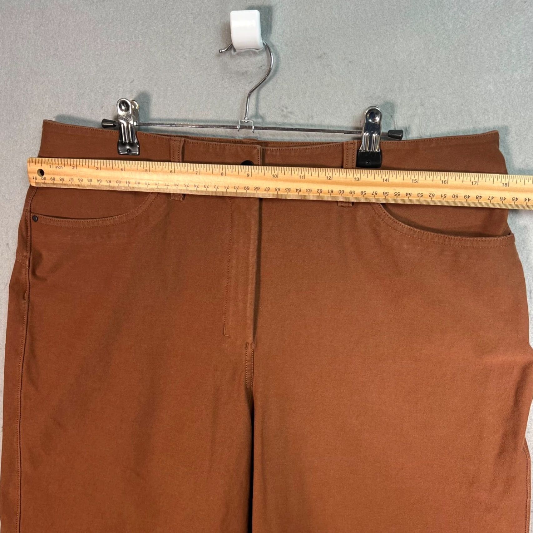 Lululemon Lululemon City Sleek Womens 32 Rust Brown Wide Leg Chino Pants Stretch Pants Chino City Womens 32 Brown Stretch Logo Pockets Wide-Leg 8/10 Vintage No Size 24" / US 00 / IT 34 - 4 Thumbnail