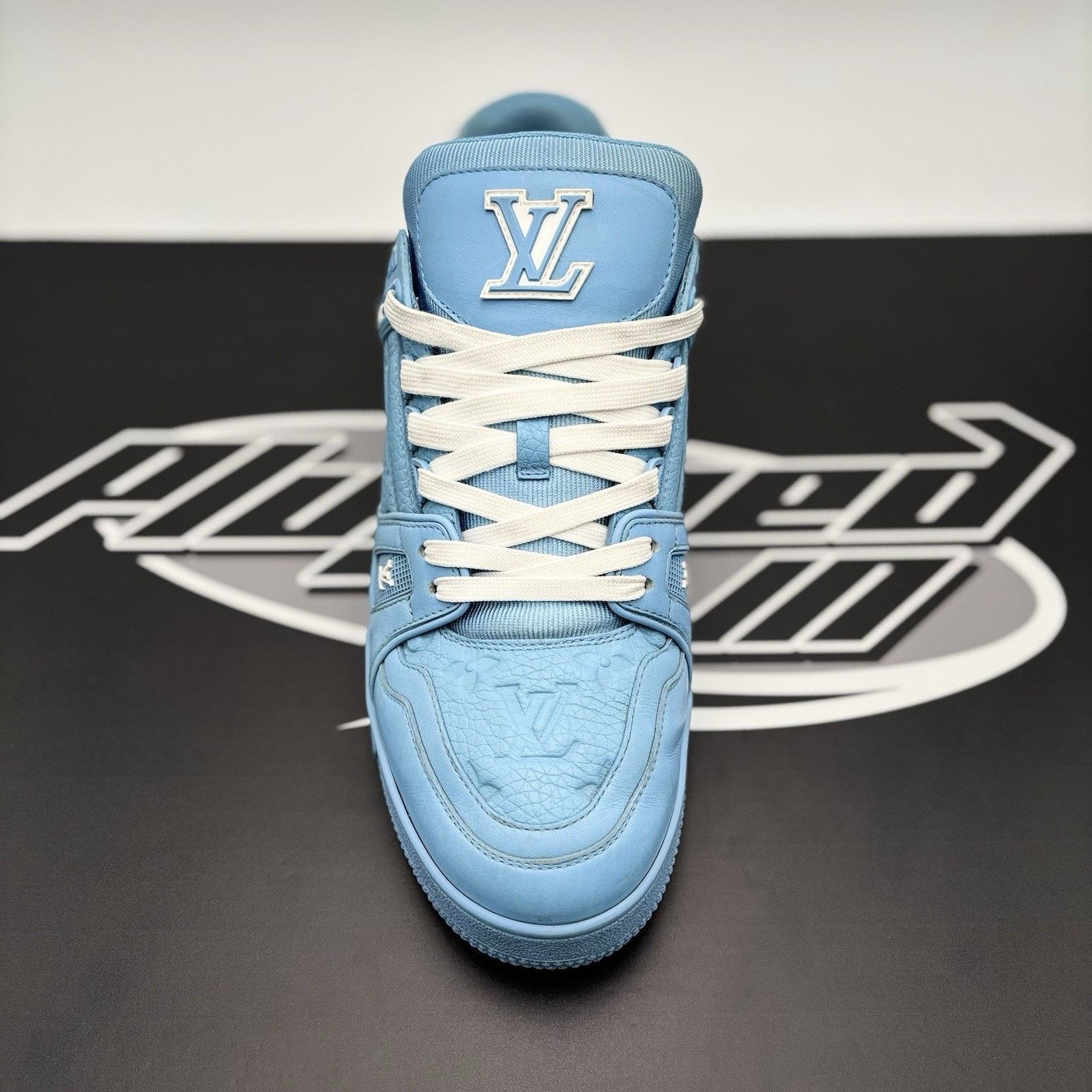 Louis Vuitton (10.5-11 US) - Louis Vuitton Trainer ' Sky Blue ' | GREAT! Size US 11 / EU 44 - 5 Thumbnail