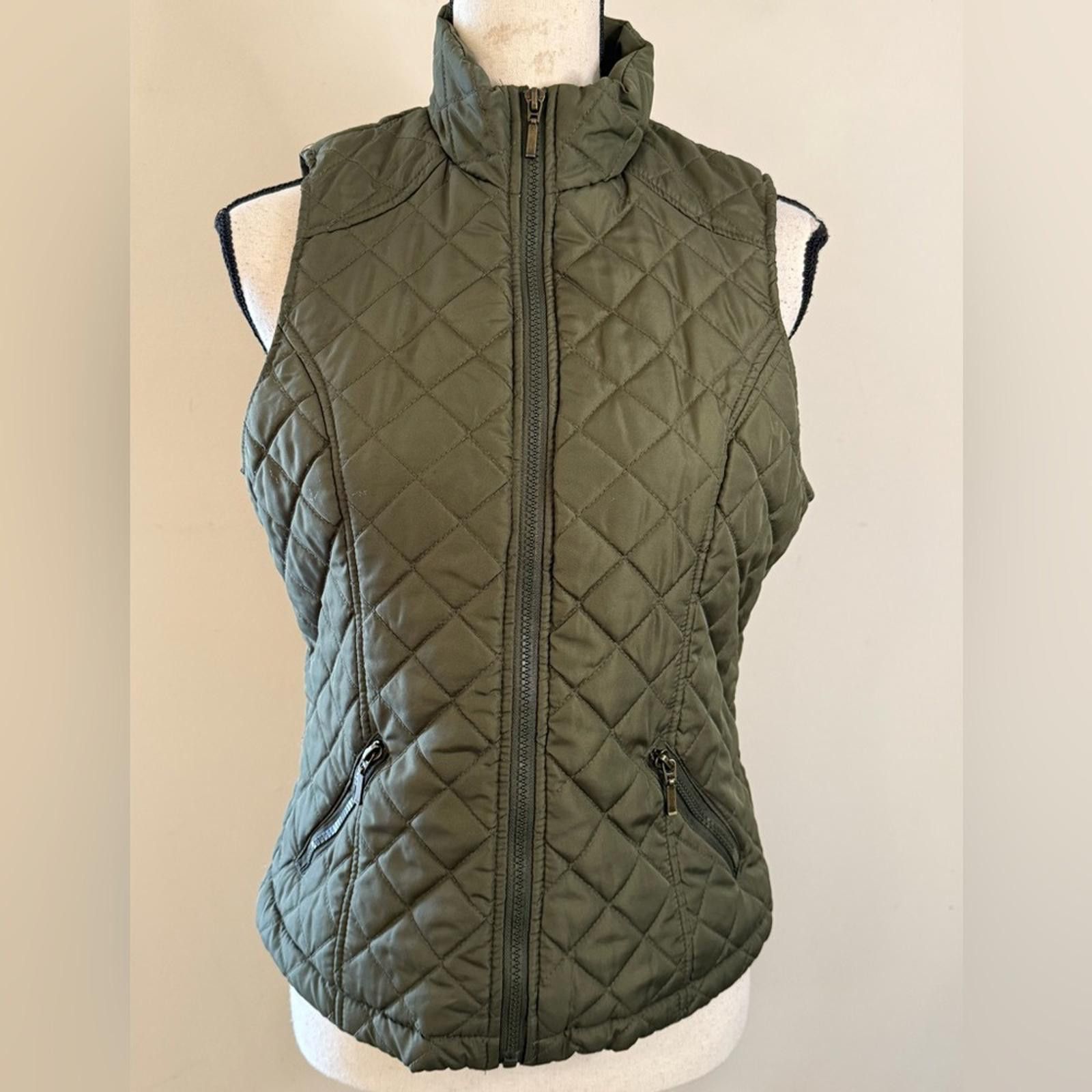 Other Laura Scott army green quilted vest SZ 2-4 Size M / US 6-8 / IT 42-44 - 1 Thumbnail
