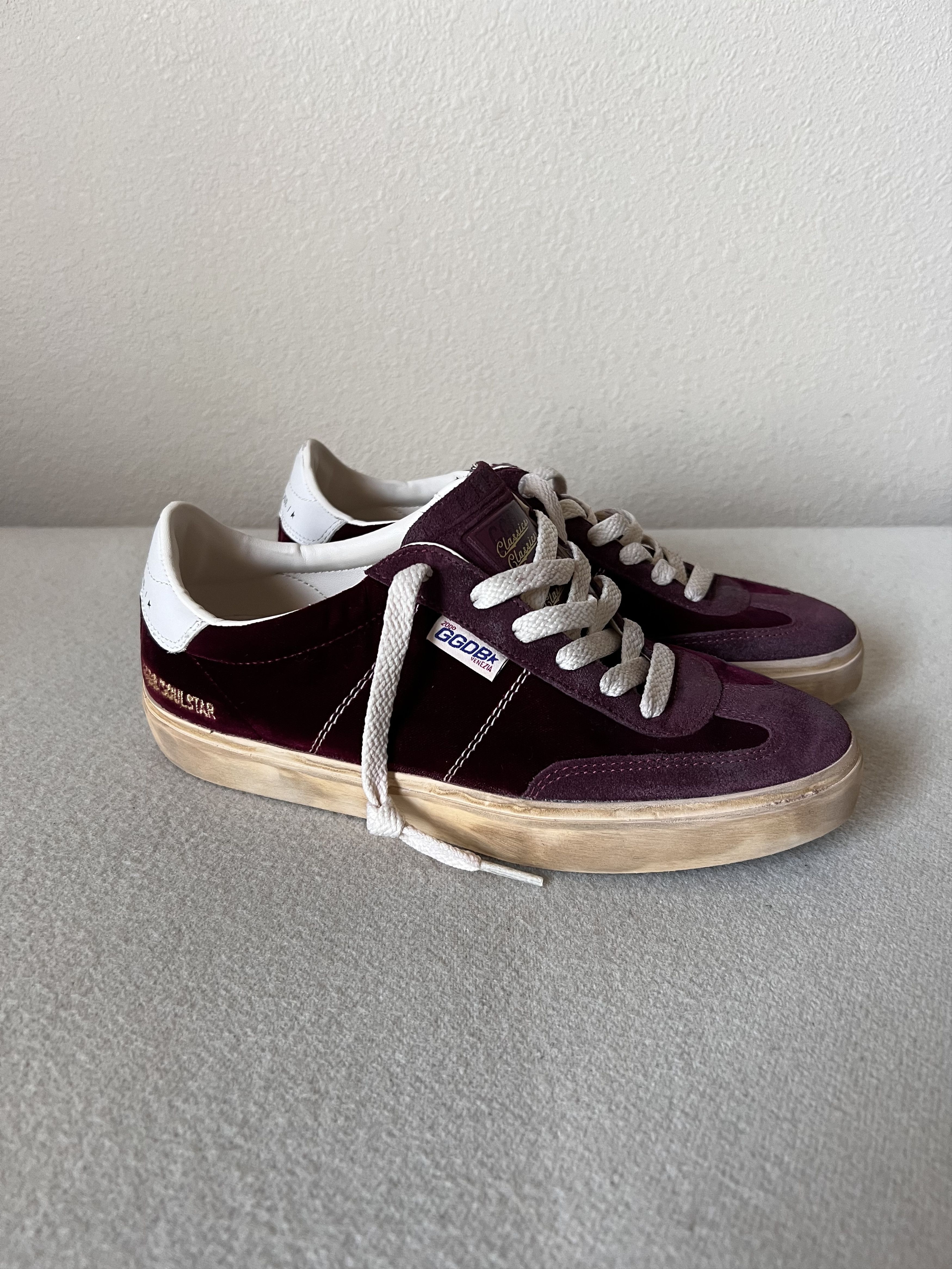 Golden Goose Golden Goose Velvet Soul Star Sneakers in Bordeaux Size US 7 / IT 37 - 1 Thumbnail