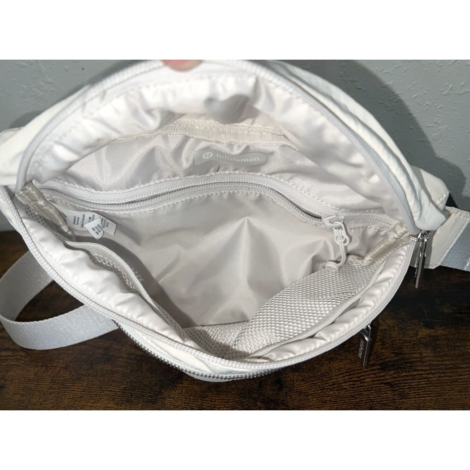 Lululemon Lululemon City Adventurer Belt Bag 2.5L White Opal/Cream Belt Bag & Fanny Pack Women Adjustable Strap Crossbody Pockets 11in 7in 3in Size ONE SIZE - 7 Thumbnail