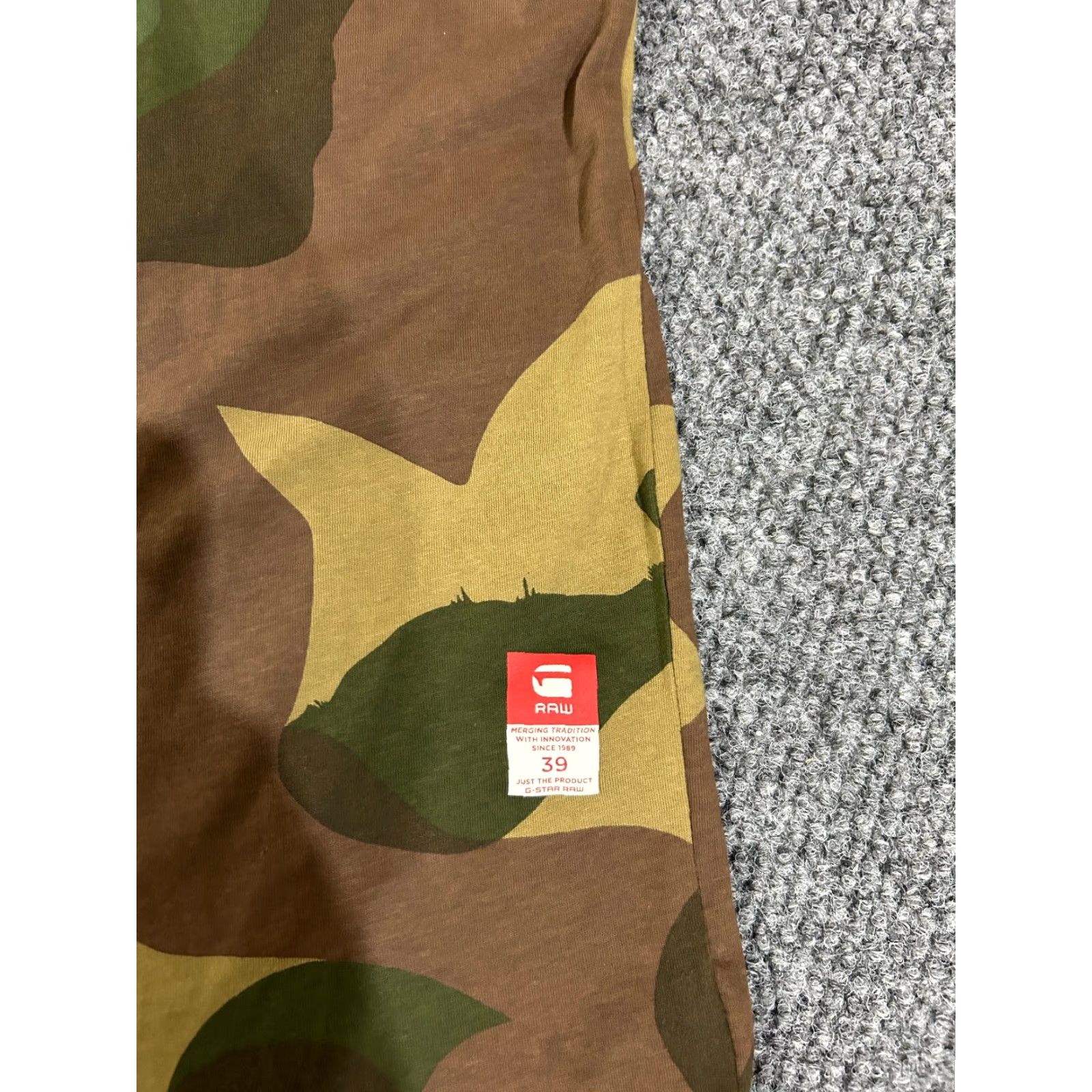 G-Star G-Star T Shirt Mens M Camouflage Logo Graphic Streetwear Crew Neck Short Sleeve Gray Cotton Knit Regular All Seasons Size US M / EU 48-50 / 2 - 4 Thumbnail