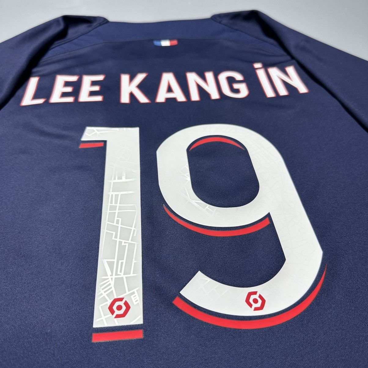 Vintage PSG NIKE 2023/2024 FOOTBALL HOME JERSEY #19 LEE KANG IN Size US XL / EU 56 / 4 - 10 Thumbnail