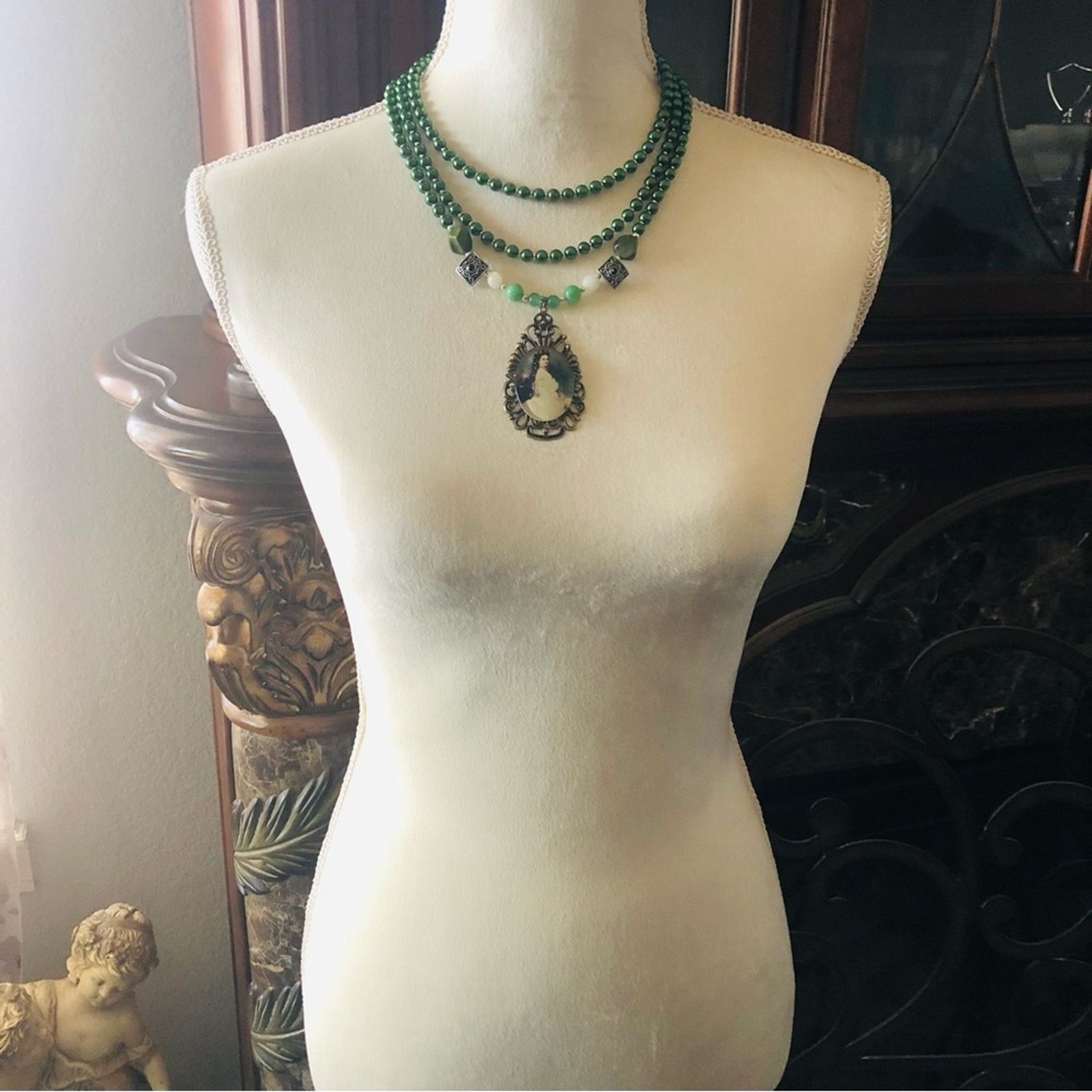 Handmade Handcrafted repurpose victorian lady cameo Pearl necklace Size ONE SIZE - 6 Thumbnail