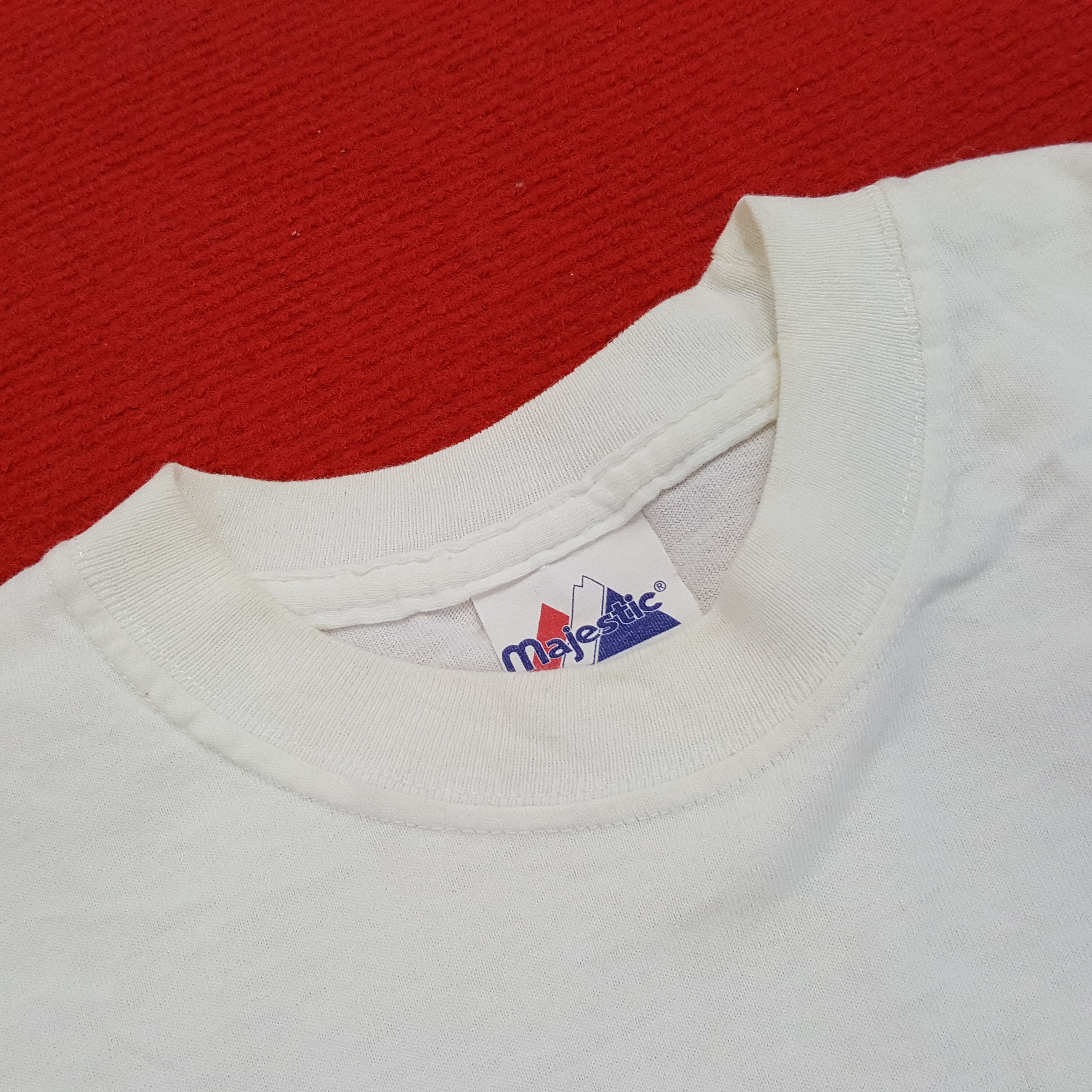 MLB × New York Yankees × Vintage Majestic MLB American Sport Baseball Team Vintage Tshirt Size US XL / EU 56 / 4 - 6 Thumbnail
