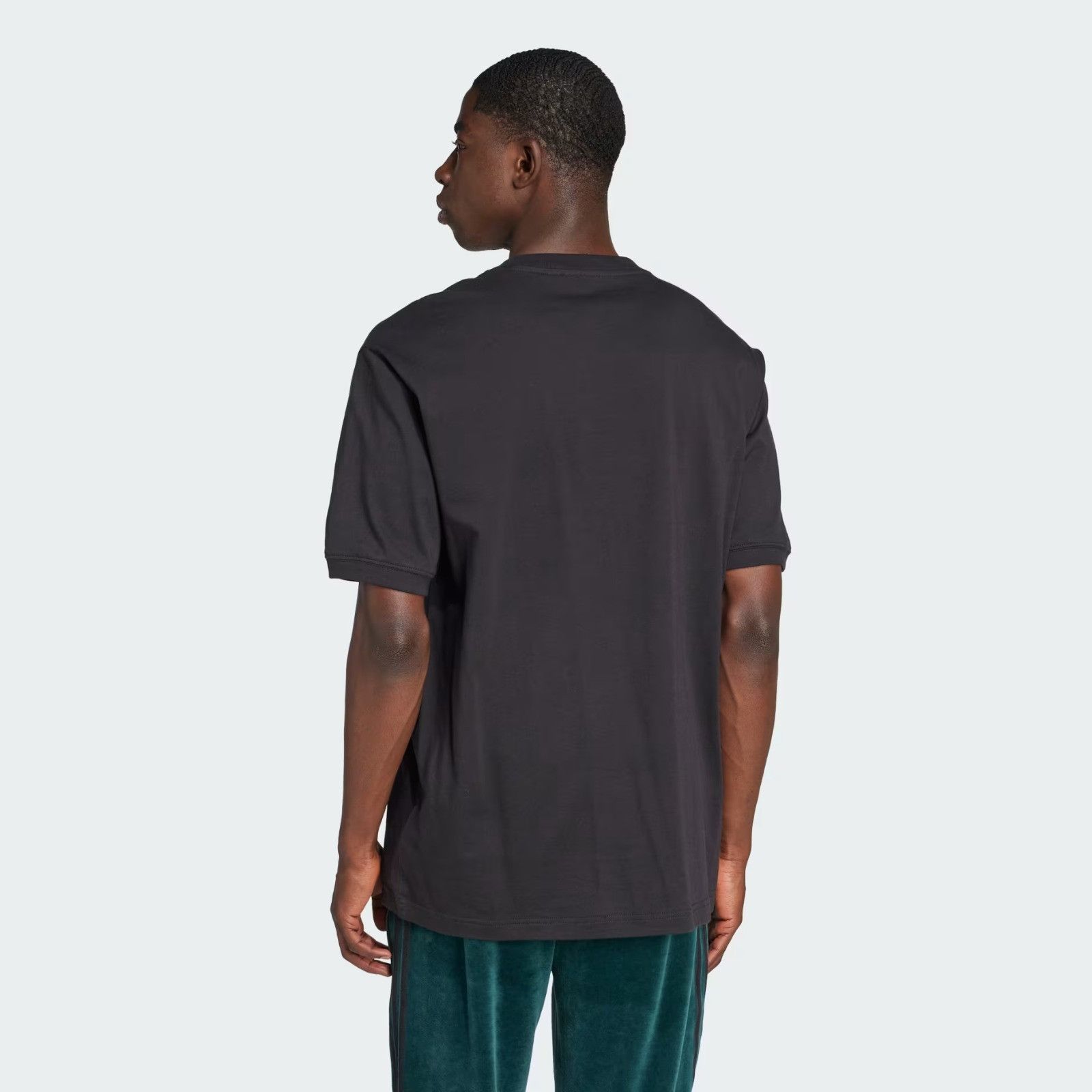 Adidas o1mle0526 Adicolor Short Sleeve T-Shirt in Black Size US XXL / EU 58 / 5 - 3 Thumbnail