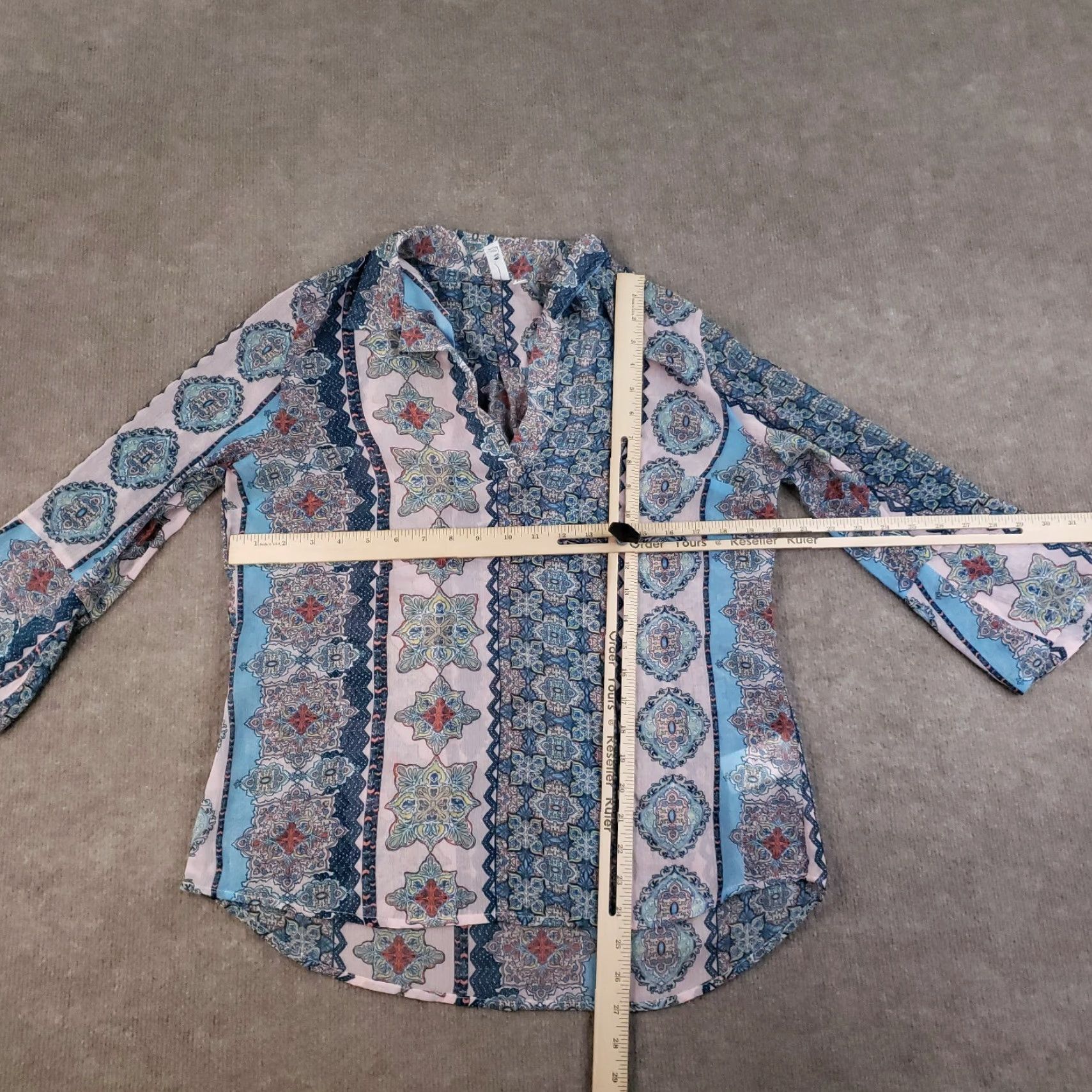 Vintage KUT from the Kloth Top Women M Blue V-Neck Pullover Lightweight Floral Knit Shirt Size M / US 6-8 / IT 42-44 - 2 Thumbnail