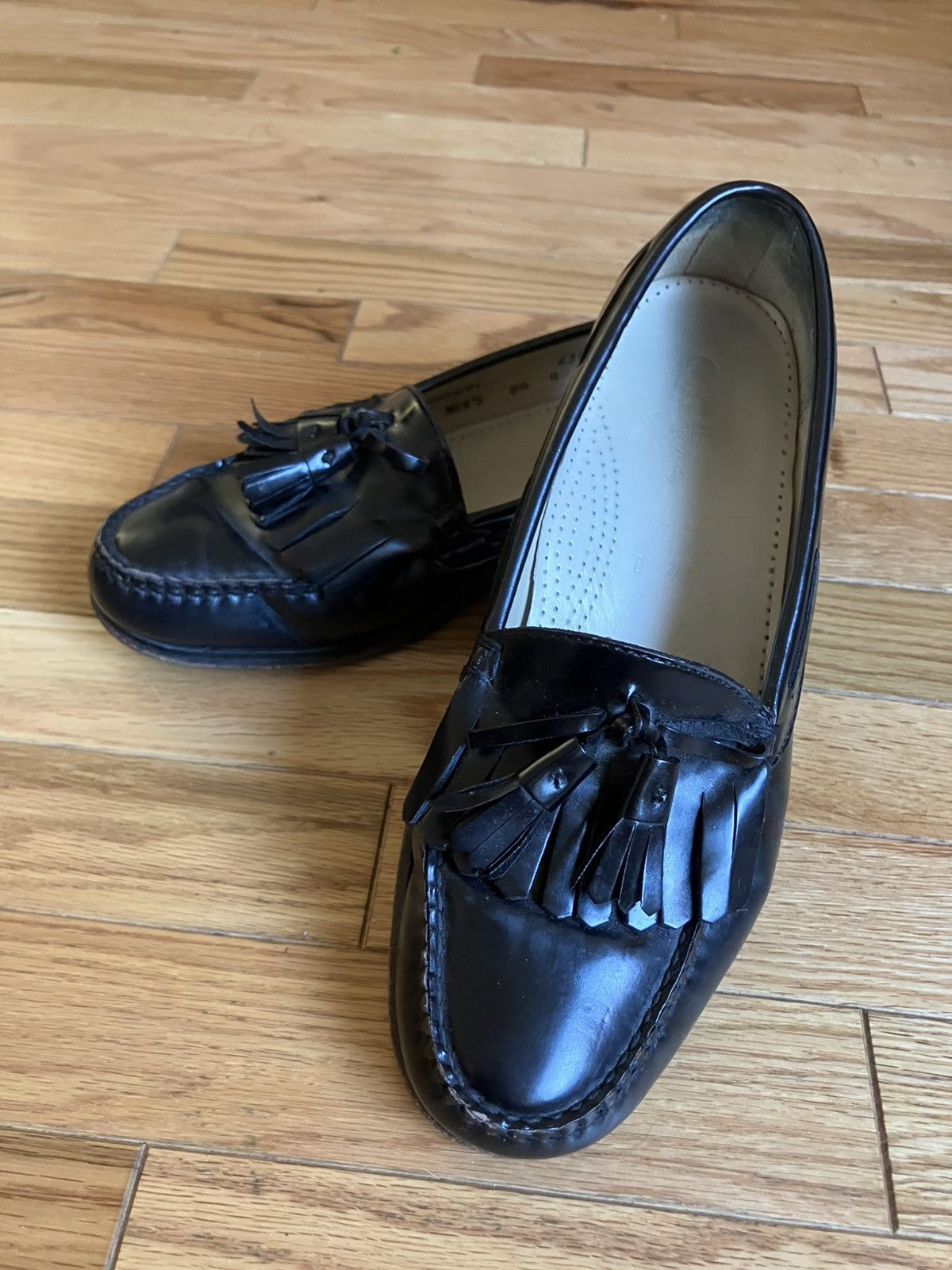 Cole Haan Men’s Coke Haan Black Tasseled Loafers sz 8 1/2 D Size US 8.5 / EU 41-42 - 3 Thumbnail