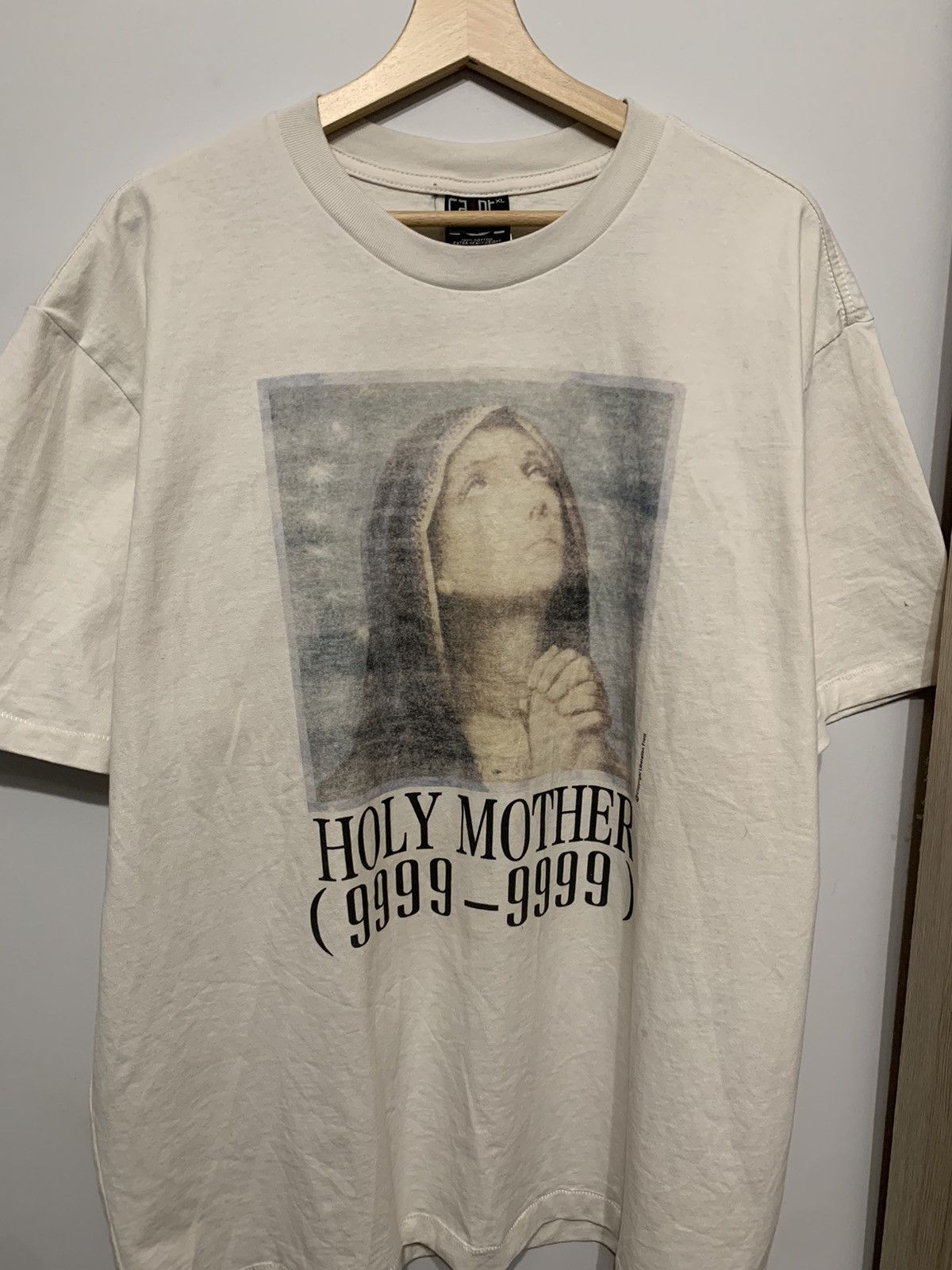 Vintage Saint Michael Holy Mother Graphic T-Shirt Size US XL / EU 56 / 4 - 4 Thumbnail