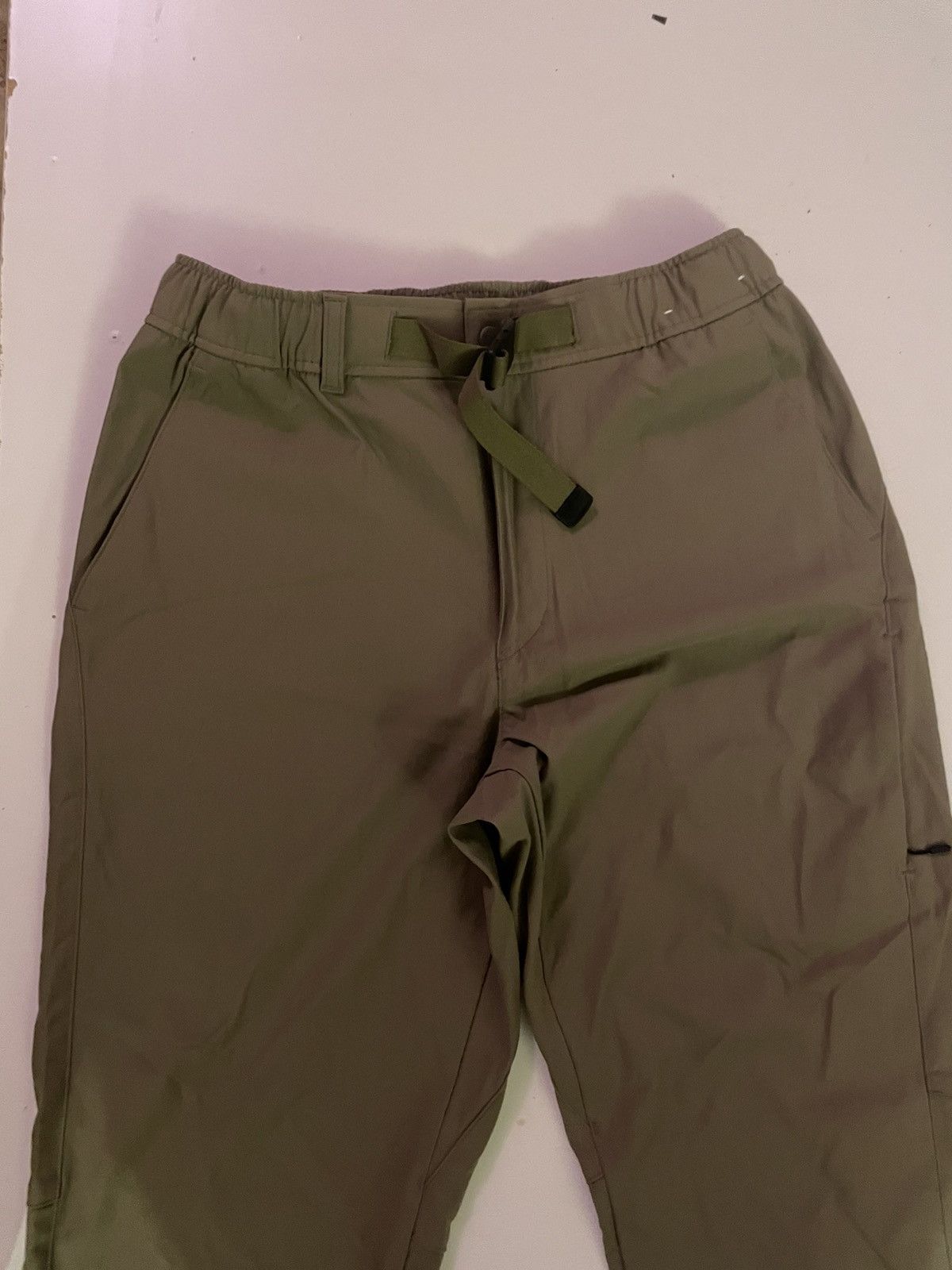 Uniqlo Uniqlo Tech Pants Size US 30 / EU 46 - 1 Thumbnail