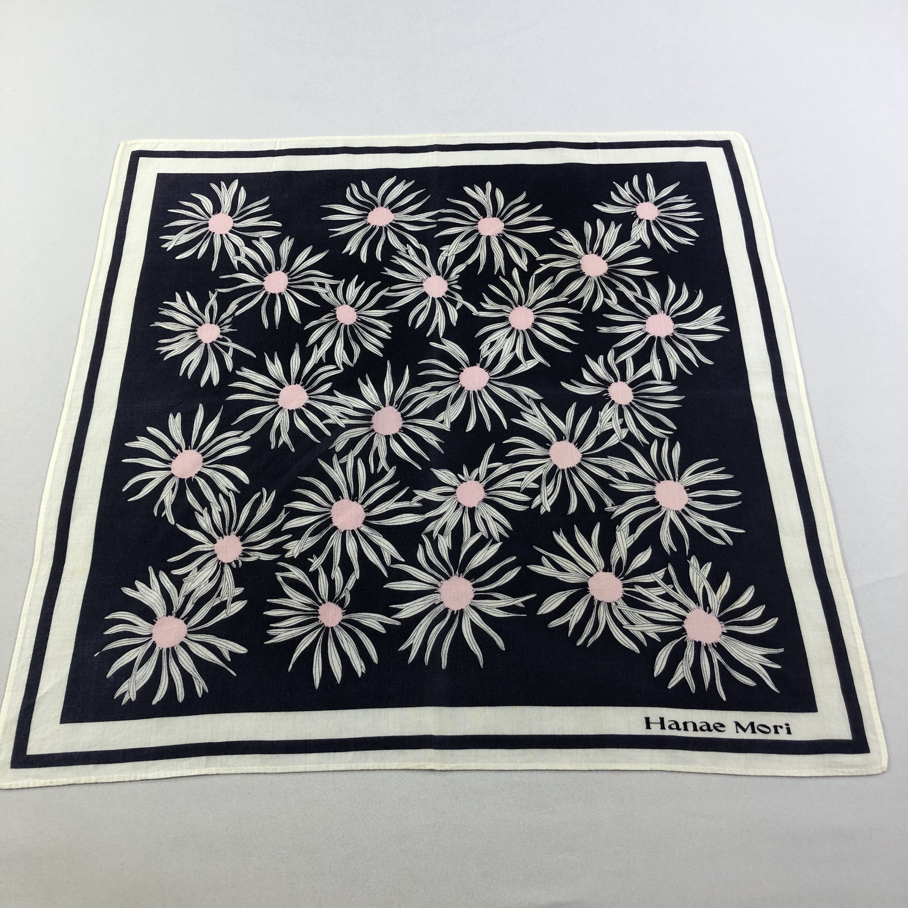 Hanae Mori Hanae Mori Floral Handkerchief Neckerchief Bandana H1940 Size ONE SIZE - 2 Thumbnail