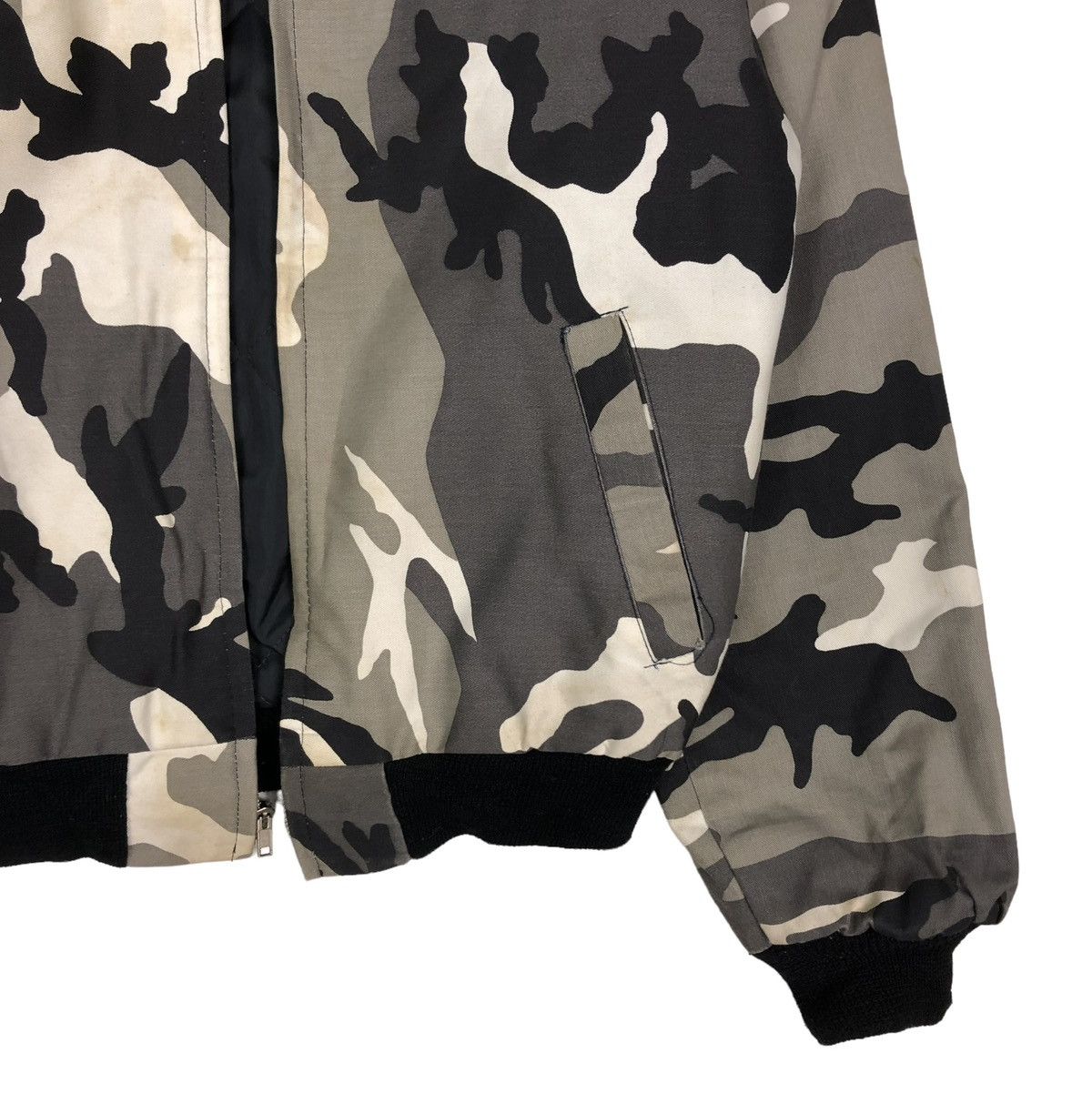 Japanese Brand 🔥VINTAGE BOMBER CAMOUFLAGE WORK JACKET INSPIRE CARHARTT Size US M / EU 48-50 / 2 - 5 Thumbnail