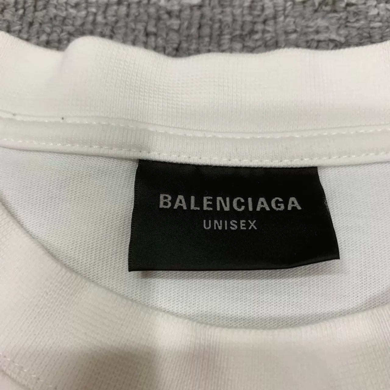 Balenciaga Balenciaga White Distressed Logo SS Tee XXS 95 New Size US XXS / EU 40 - 4 Thumbnail